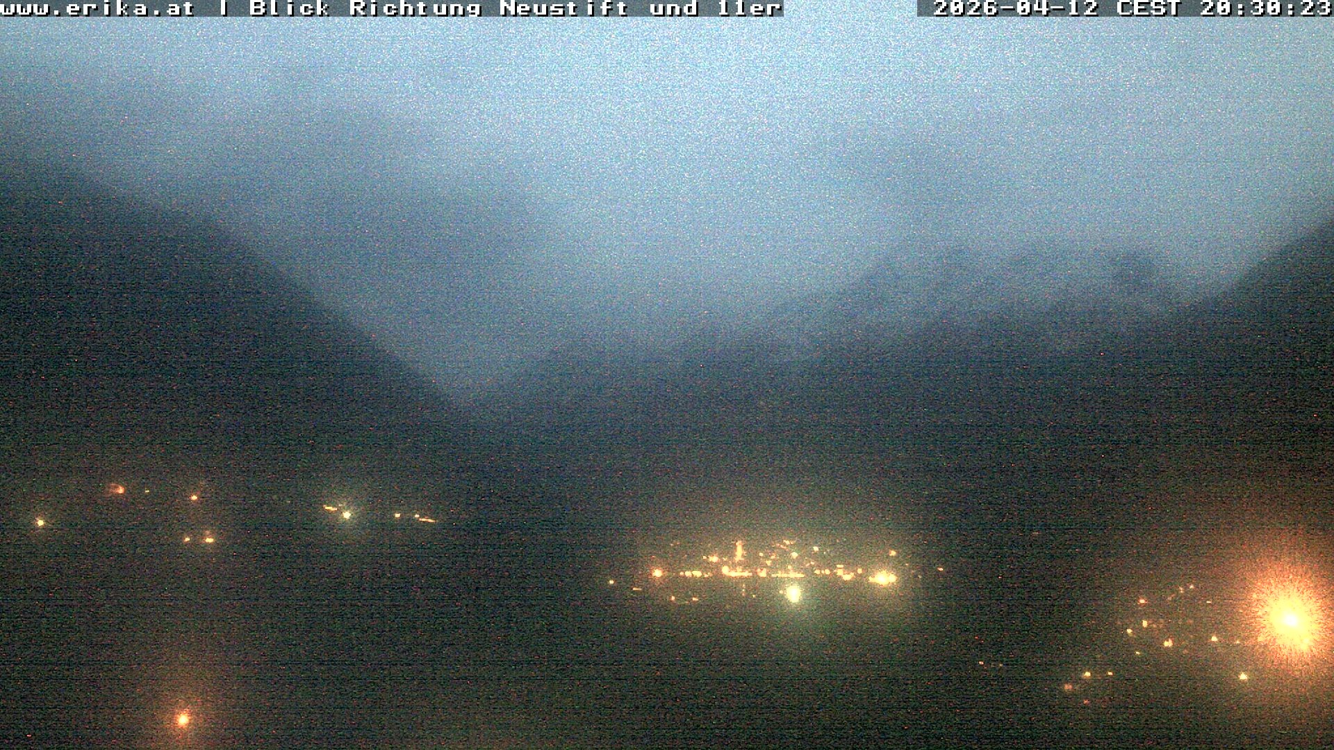Archived image Webcam Neustift: View of the Stubai Glacier