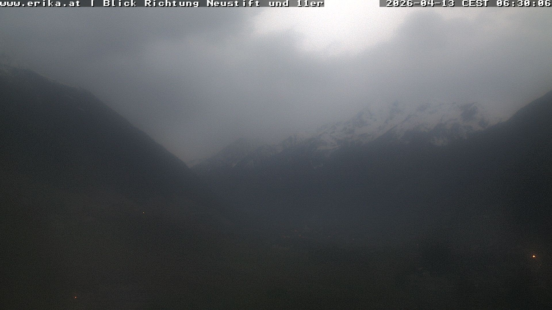 Archived image Webcam Neustift: View of the Stubai Glacier