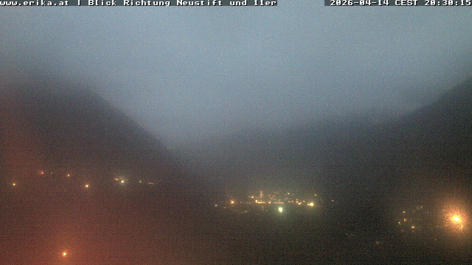 Archived image Webcam Neustift: View of the Stubai Glacier