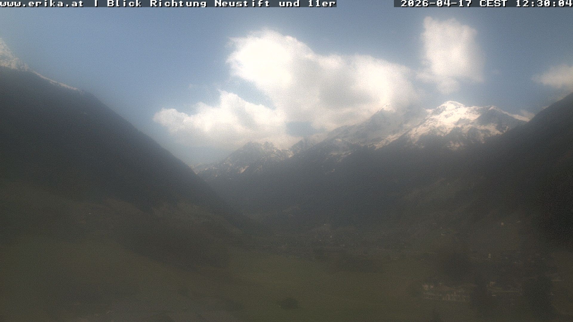 Archived image Webcam Neustift: View of the Stubai Glacier