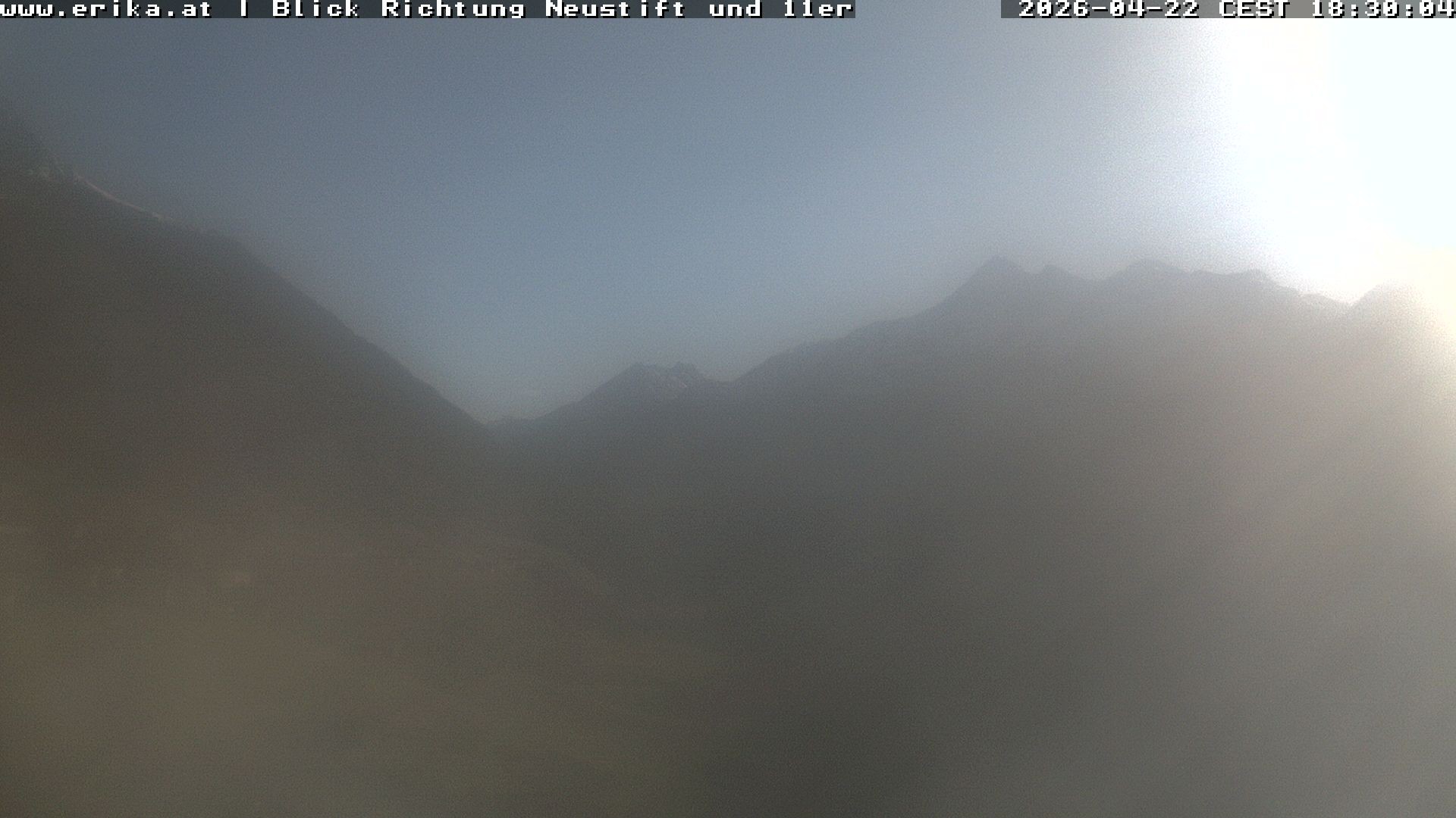 Archived image Webcam Neustift: View of the Stubai Glacier