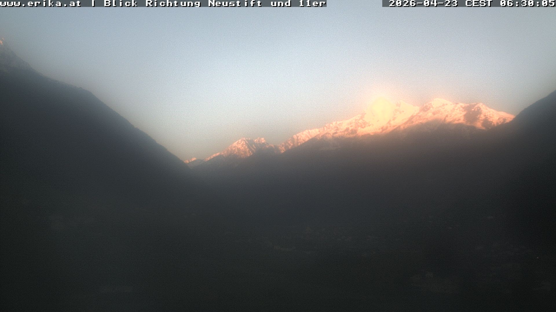 Archived image Webcam Neustift: View of the Stubai Glacier
