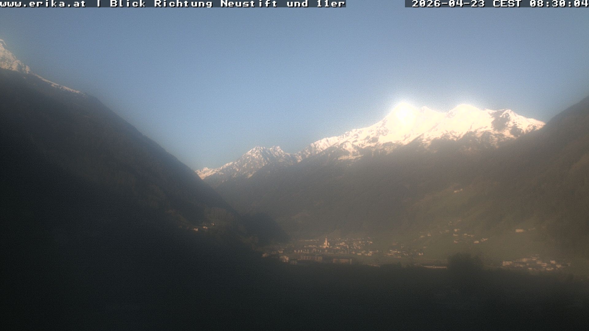 Archived image Webcam Neustift: View of the Stubai Glacier
