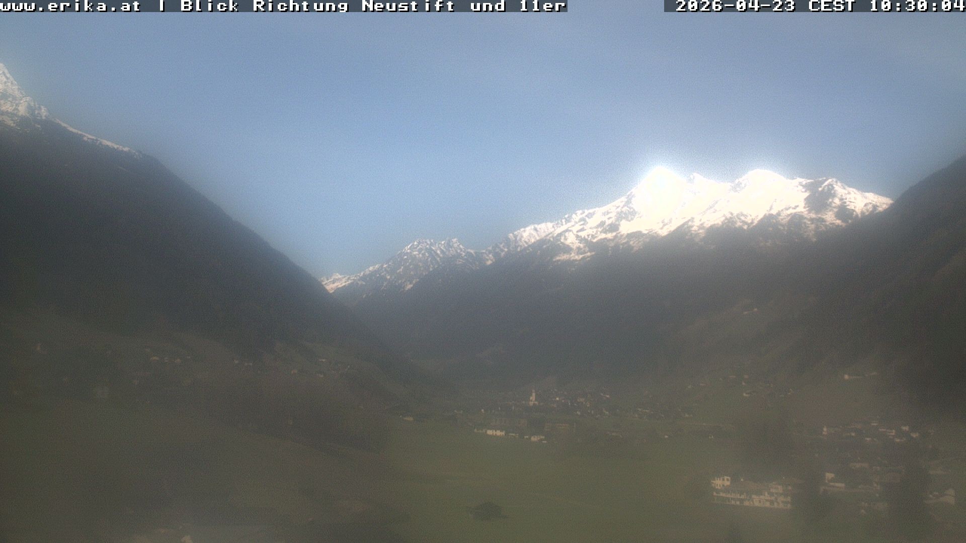 Archived image Webcam Neustift: View of the Stubai Glacier