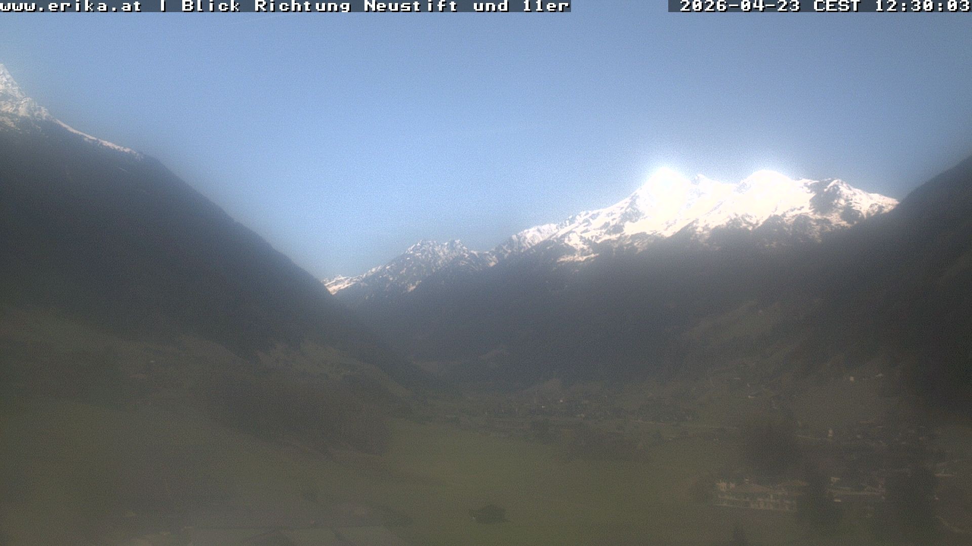 Archived image Webcam Neustift: View of the Stubai Glacier