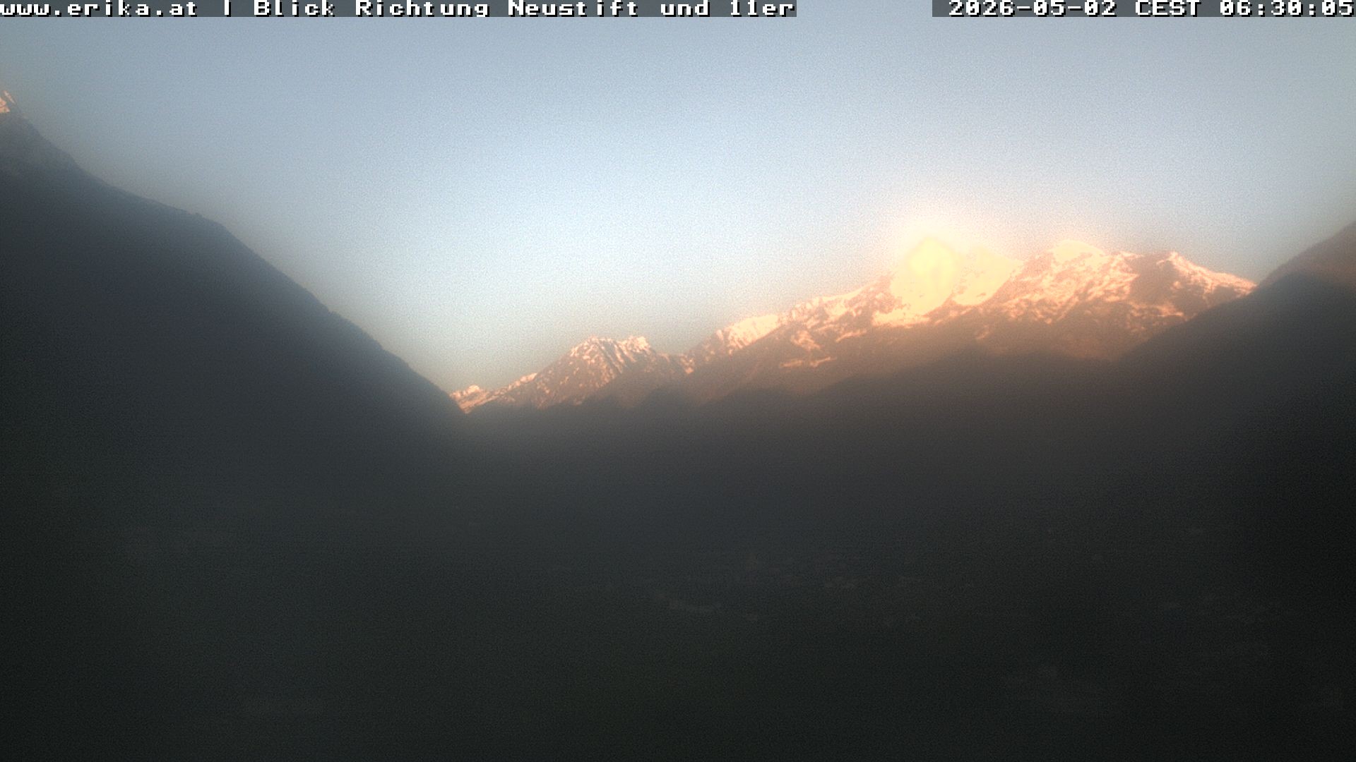 Archived image Webcam Neustift: View of the Stubai Glacier