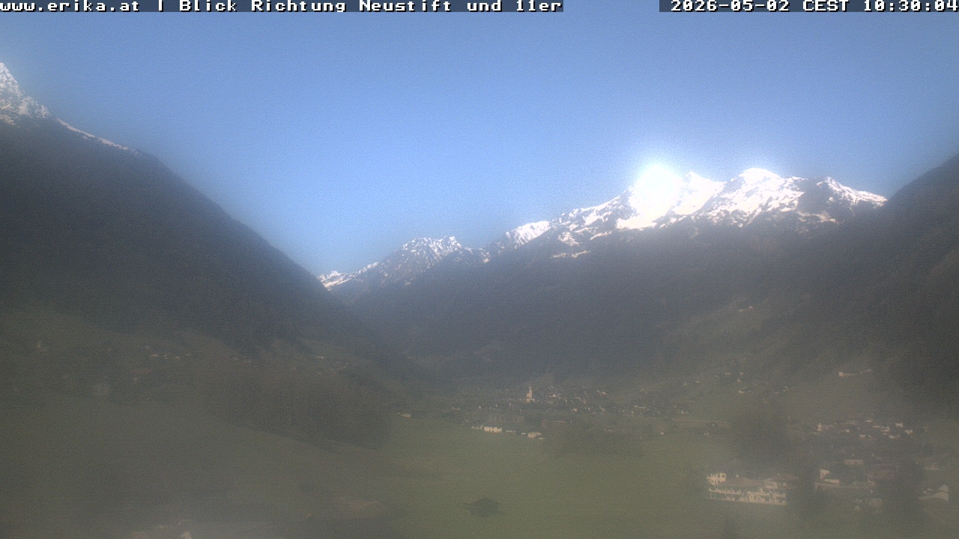 Archived image Webcam Neustift: View of the Stubai Glacier