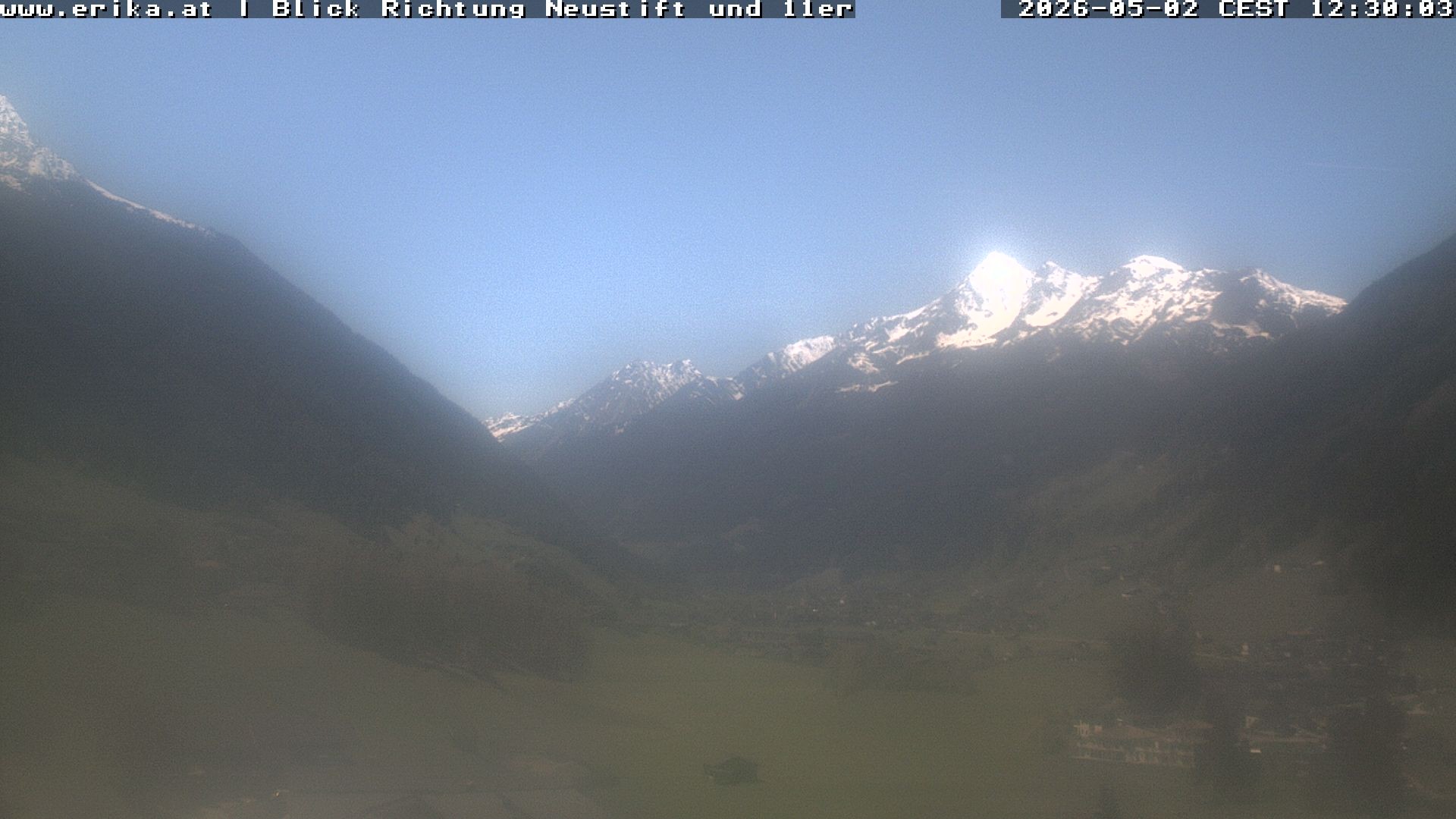 Archived image Webcam Neustift: View of the Stubai Glacier