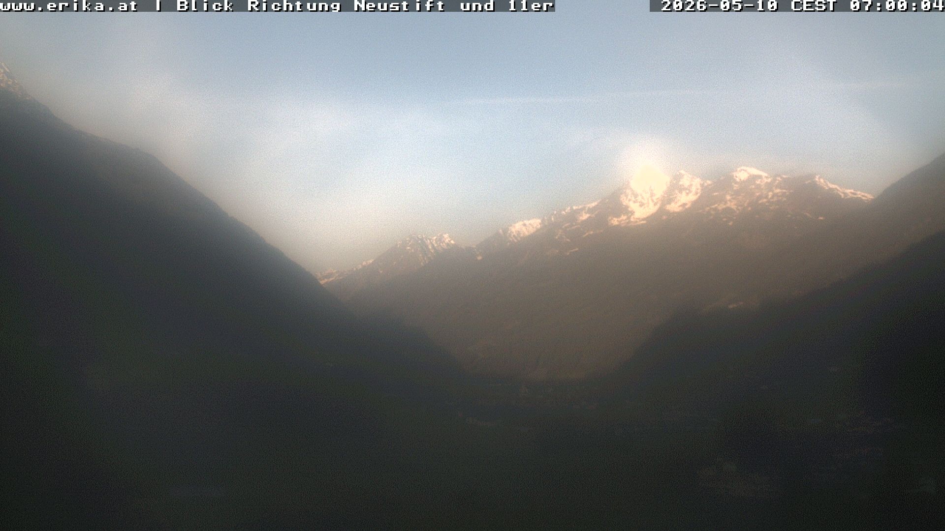Archived image Webcam Neustift: View of the Stubai Glacier
