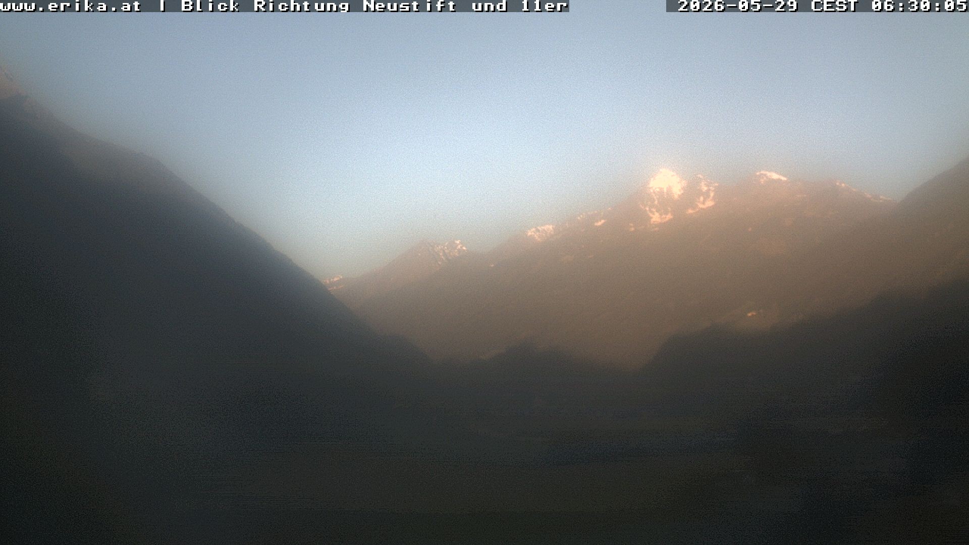 Archived image Webcam Neustift: View of the Stubai Glacier