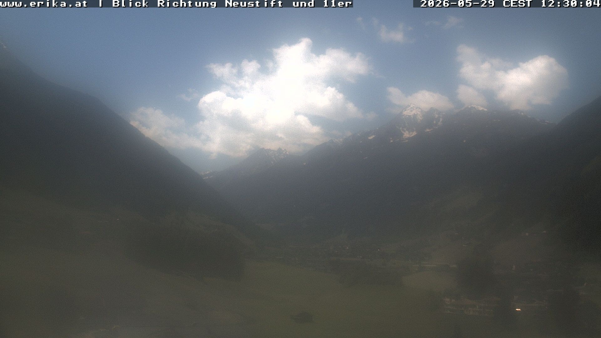 Archived image Webcam Neustift: View of the Stubai Glacier