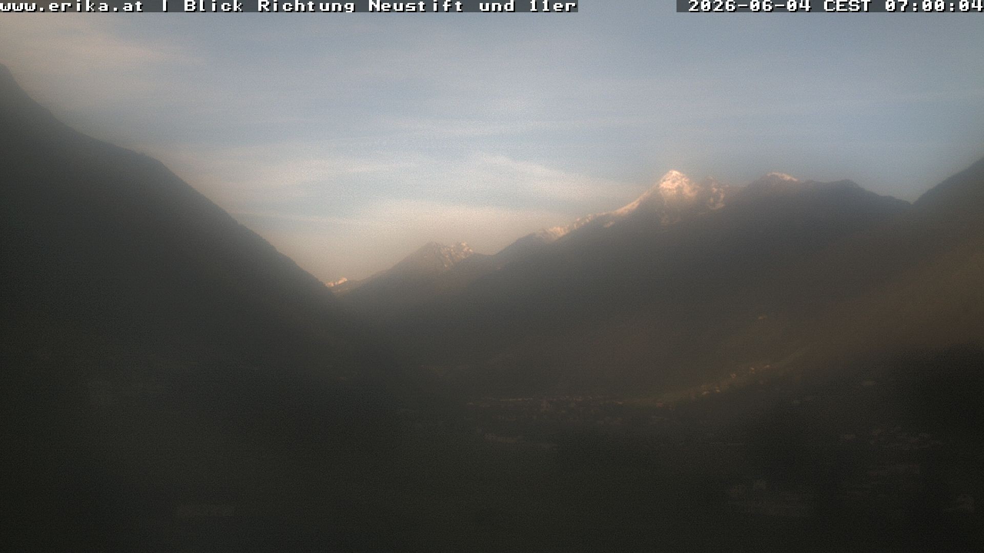 Archived image Webcam Neustift: View of the Stubai Glacier