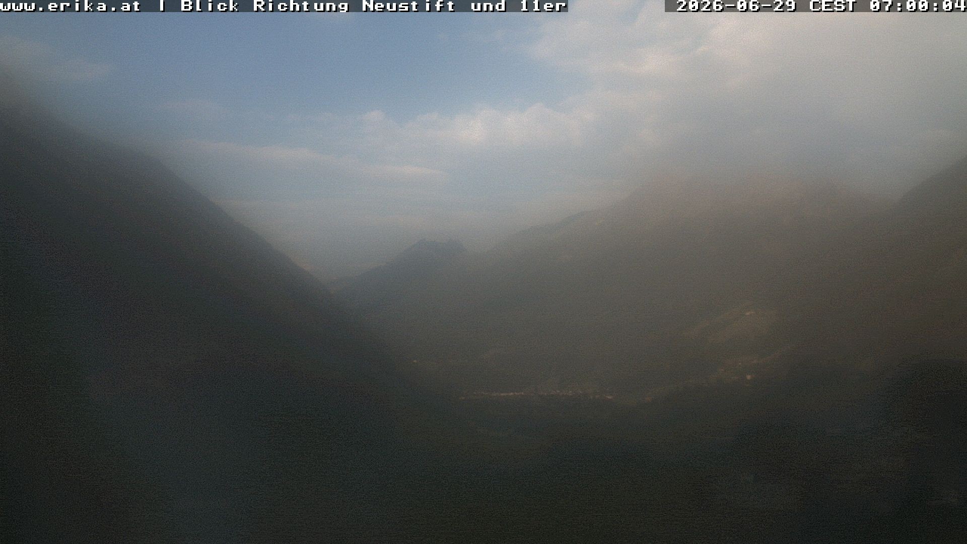 Archived image Webcam Neustift: View of the Stubai Glacier