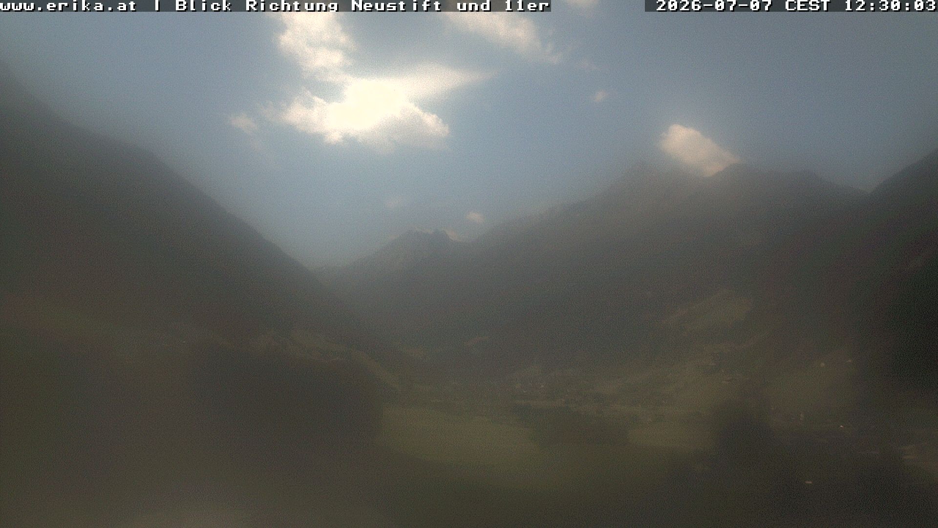 Archived image Webcam Neustift: View of the Stubai Glacier