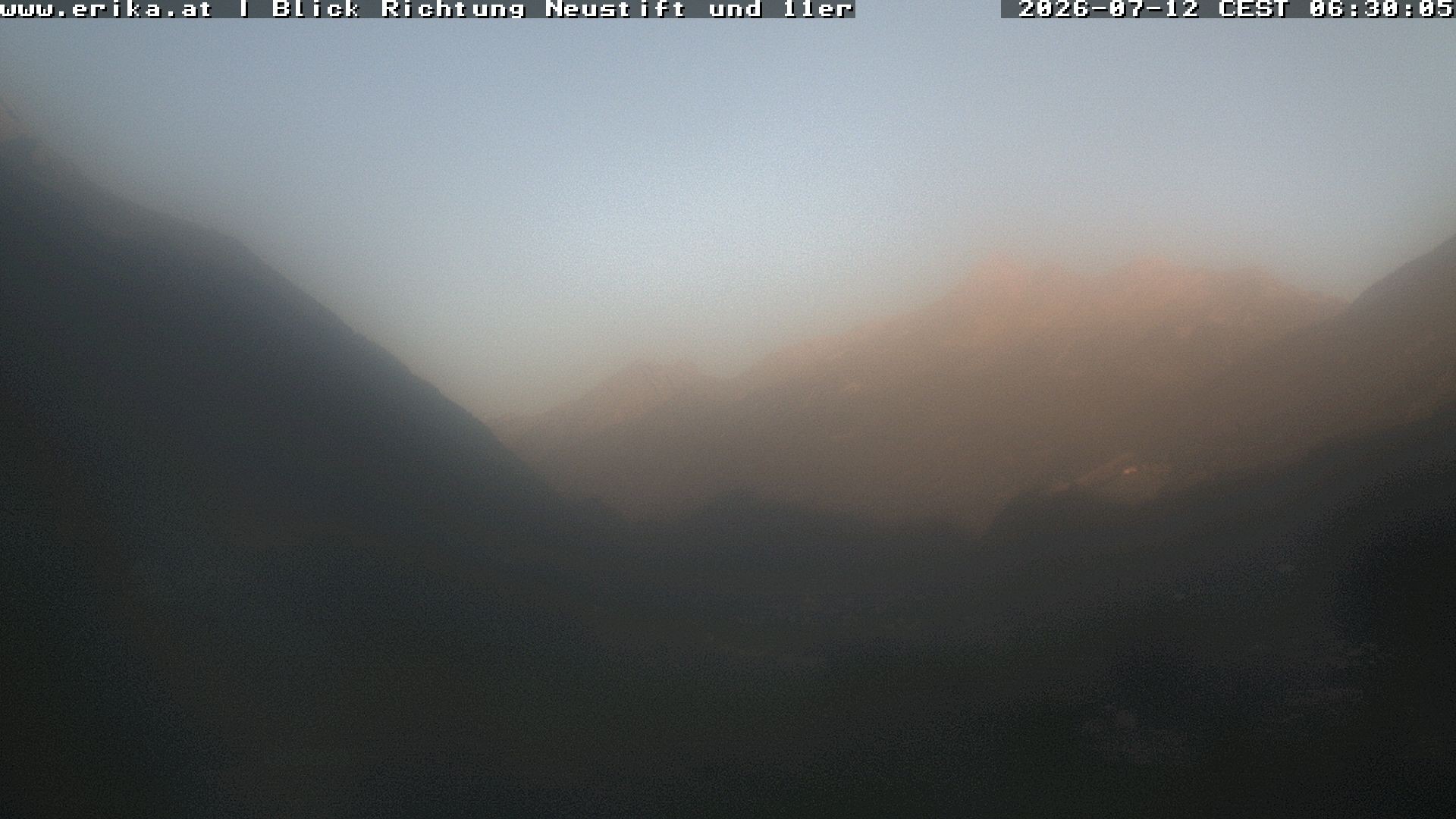 Archived image Webcam Neustift: View of the Stubai Glacier