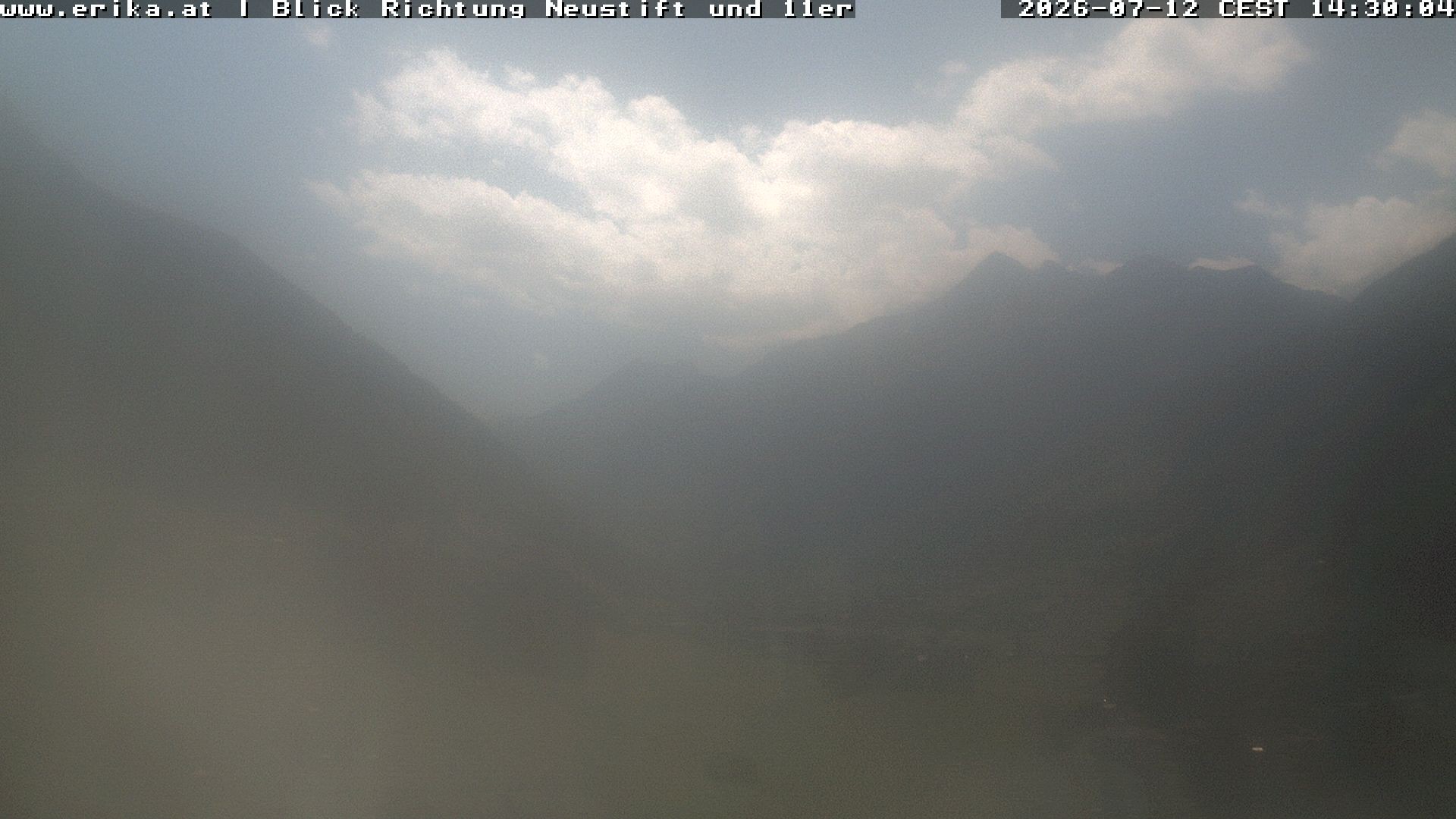 Archived image Webcam Neustift: View of the Stubai Glacier