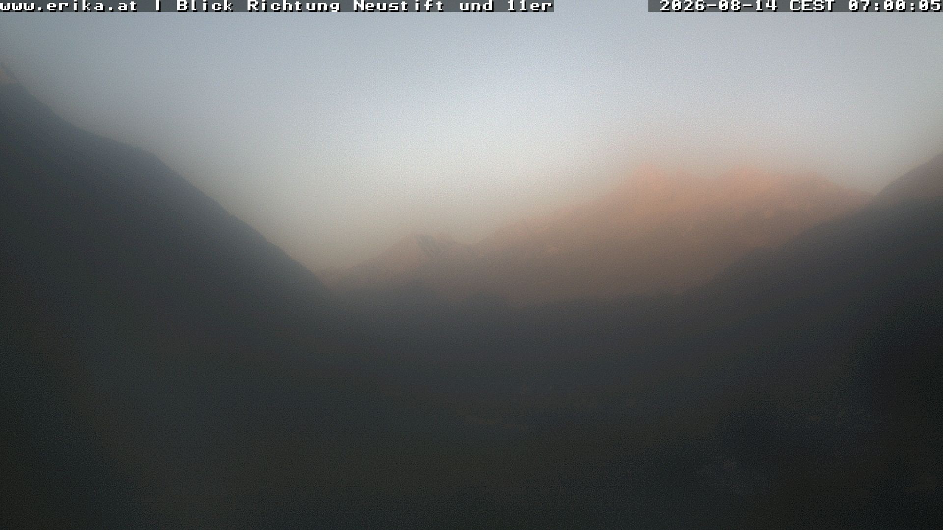 Archived image Webcam Neustift: View of the Stubai Glacier