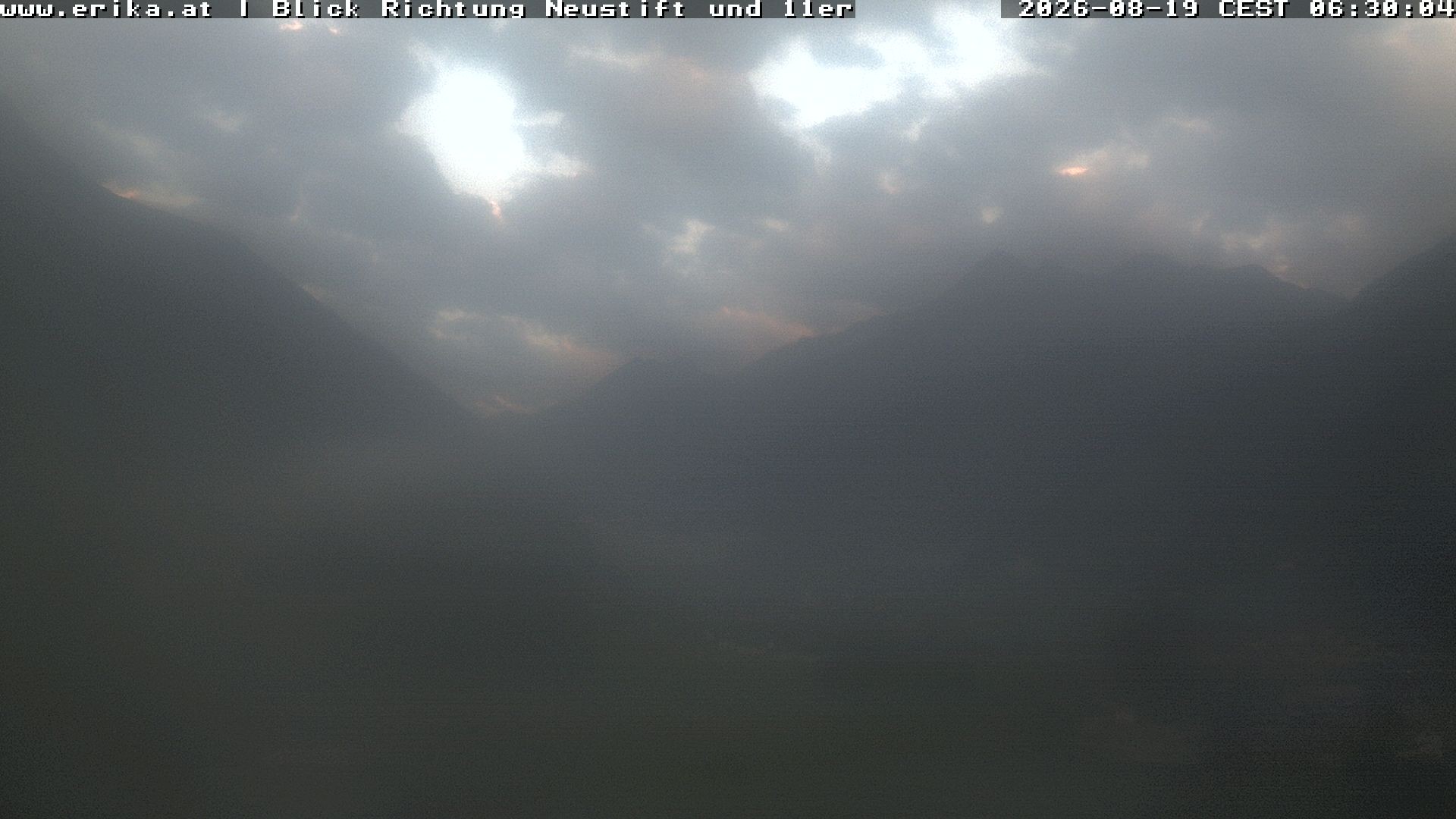 Archived image Webcam Neustift: View of the Stubai Glacier
