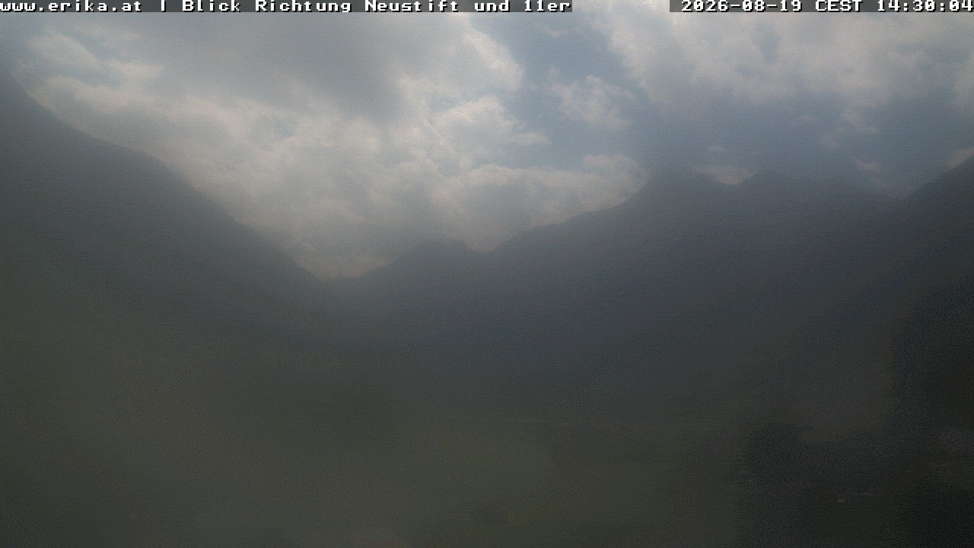 Archived image Webcam Neustift: View of the Stubai Glacier