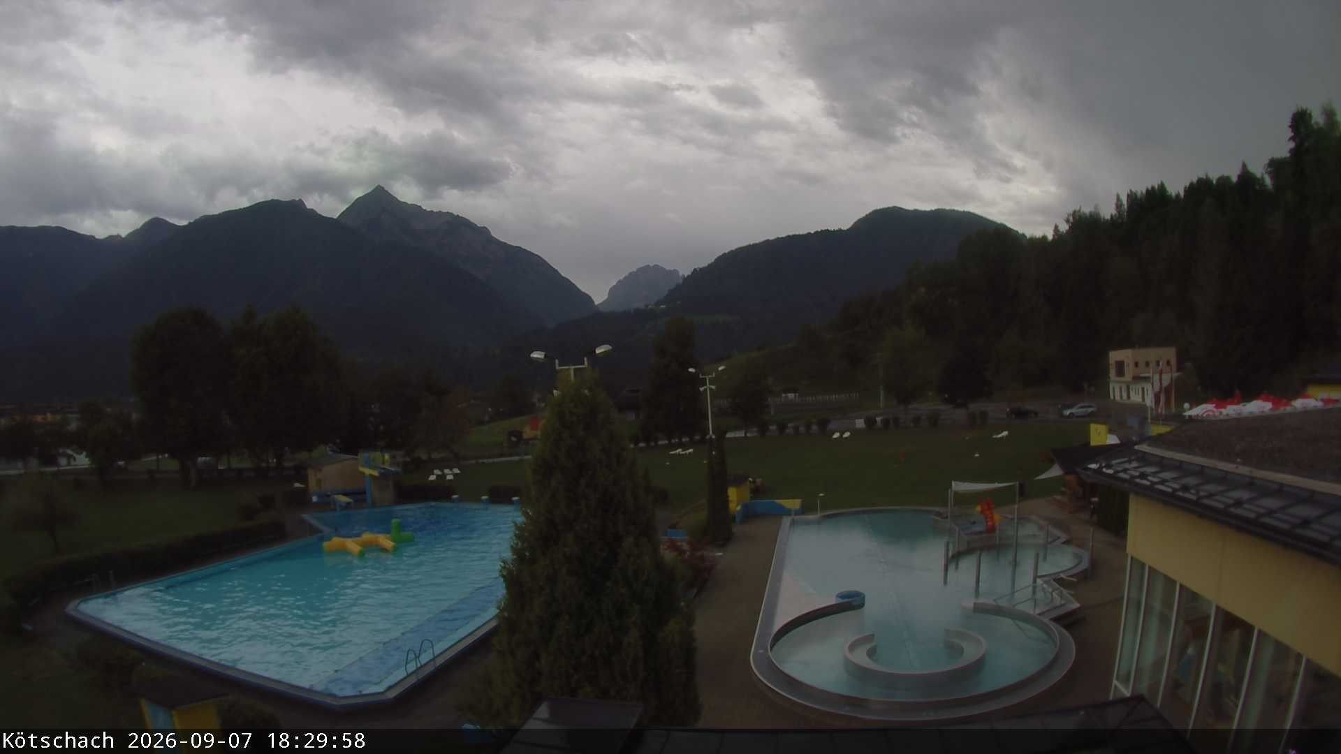 Archiv Foto Webcam Kötschach - Aquarena