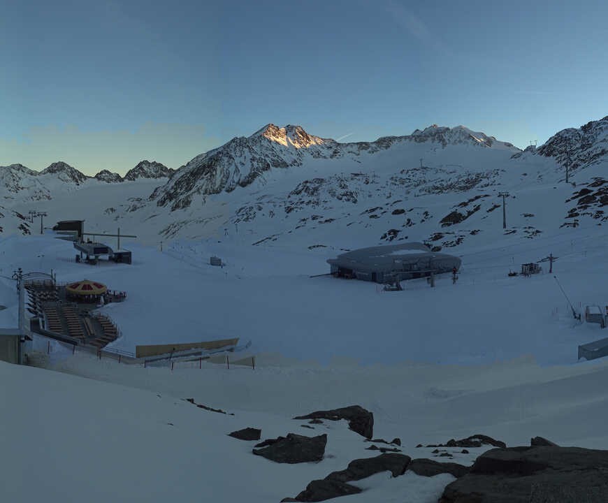 Archived image Webcam Pitztale glacier: Gletscherexpress top station