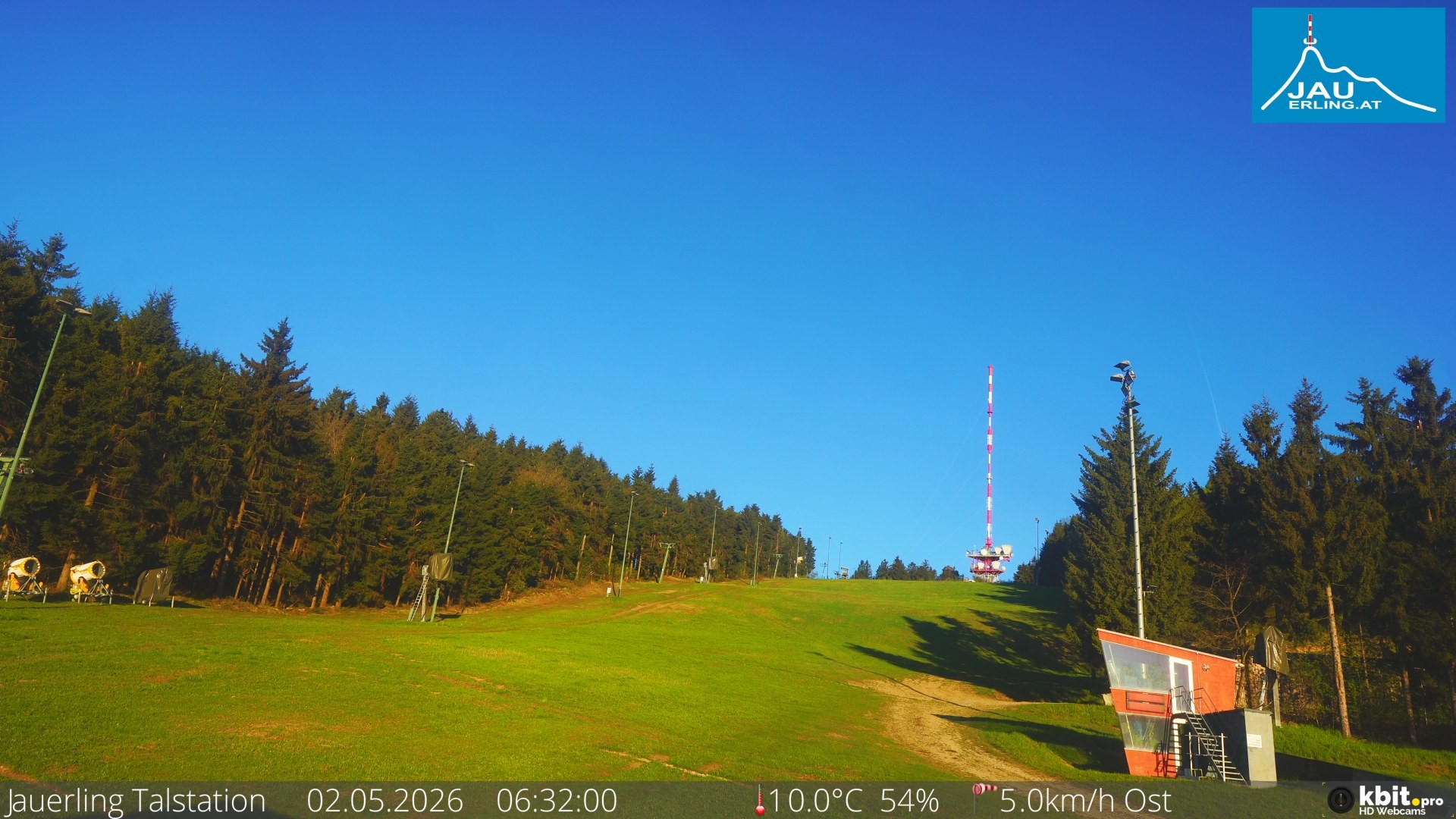 Archived image Webcam Base station of t-bar lift at mount Jauerling