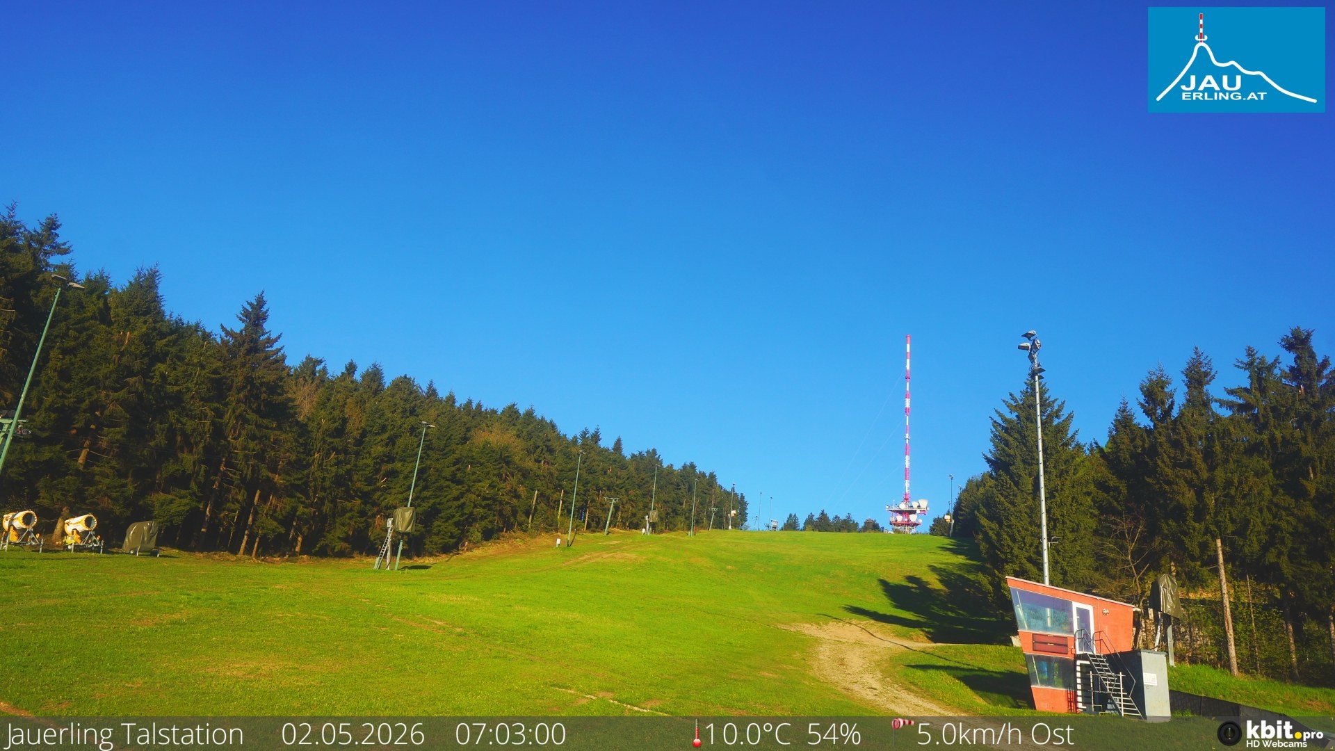 Archived image Webcam Base station of t-bar lift at mount Jauerling