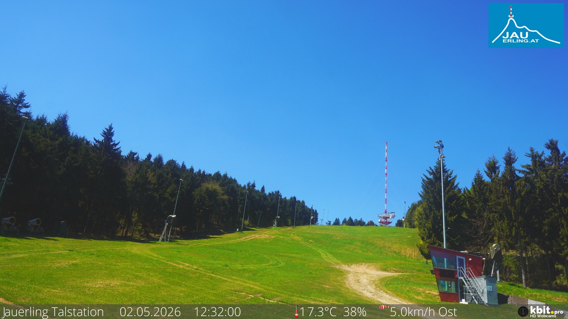 Archived image Webcam Base station of t-bar lift at mount Jauerling