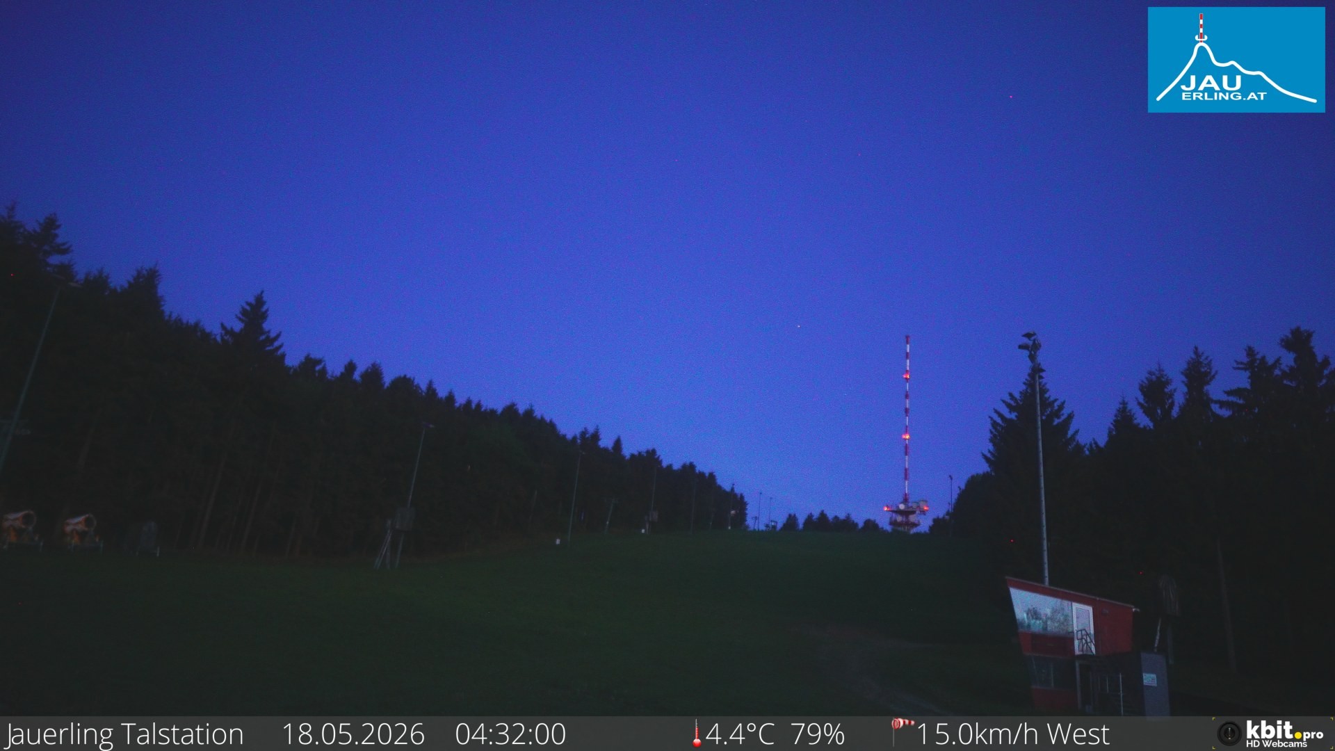 Archived image Webcam Base station of t-bar lift at mount Jauerling