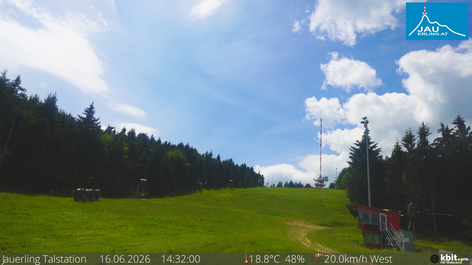 Archived image Webcam Base station of t-bar lift at mount Jauerling