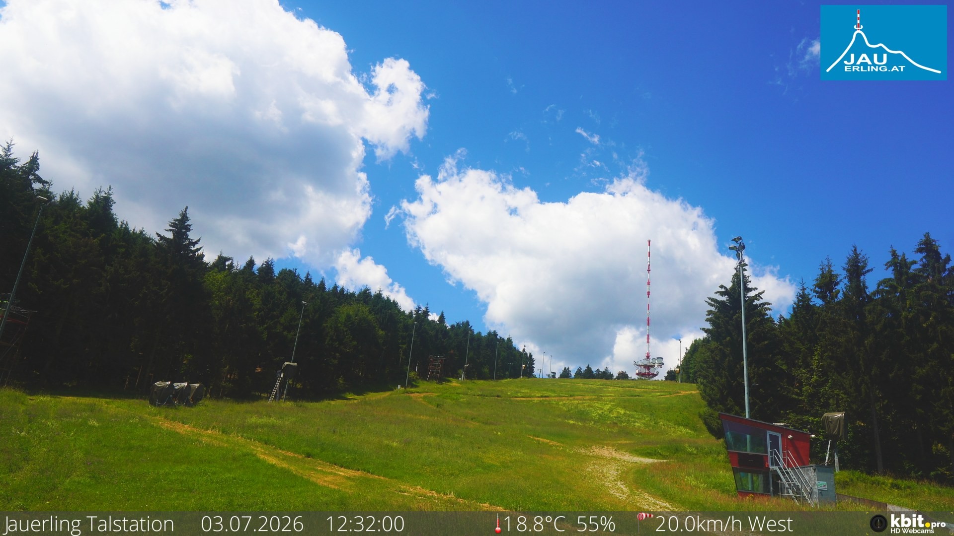 Archived image Webcam Base station of t-bar lift at mount Jauerling