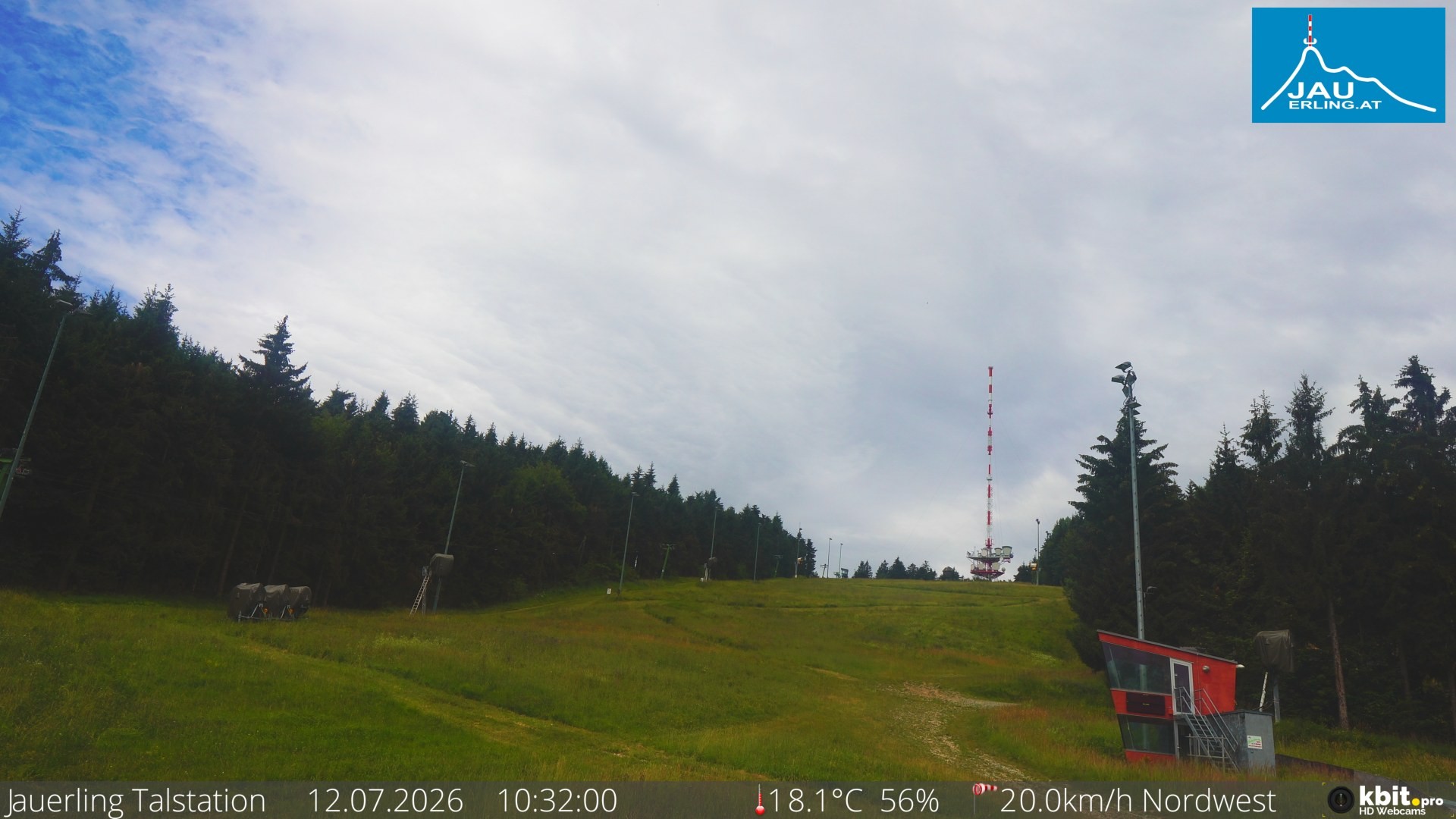 Archived image Webcam Base station of t-bar lift at mount Jauerling