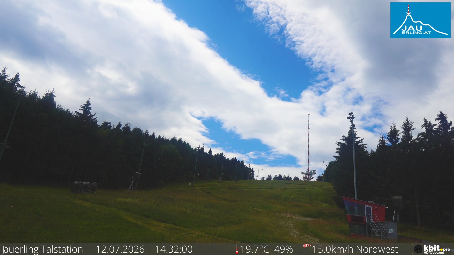 Archived image Webcam Base station of t-bar lift at mount Jauerling