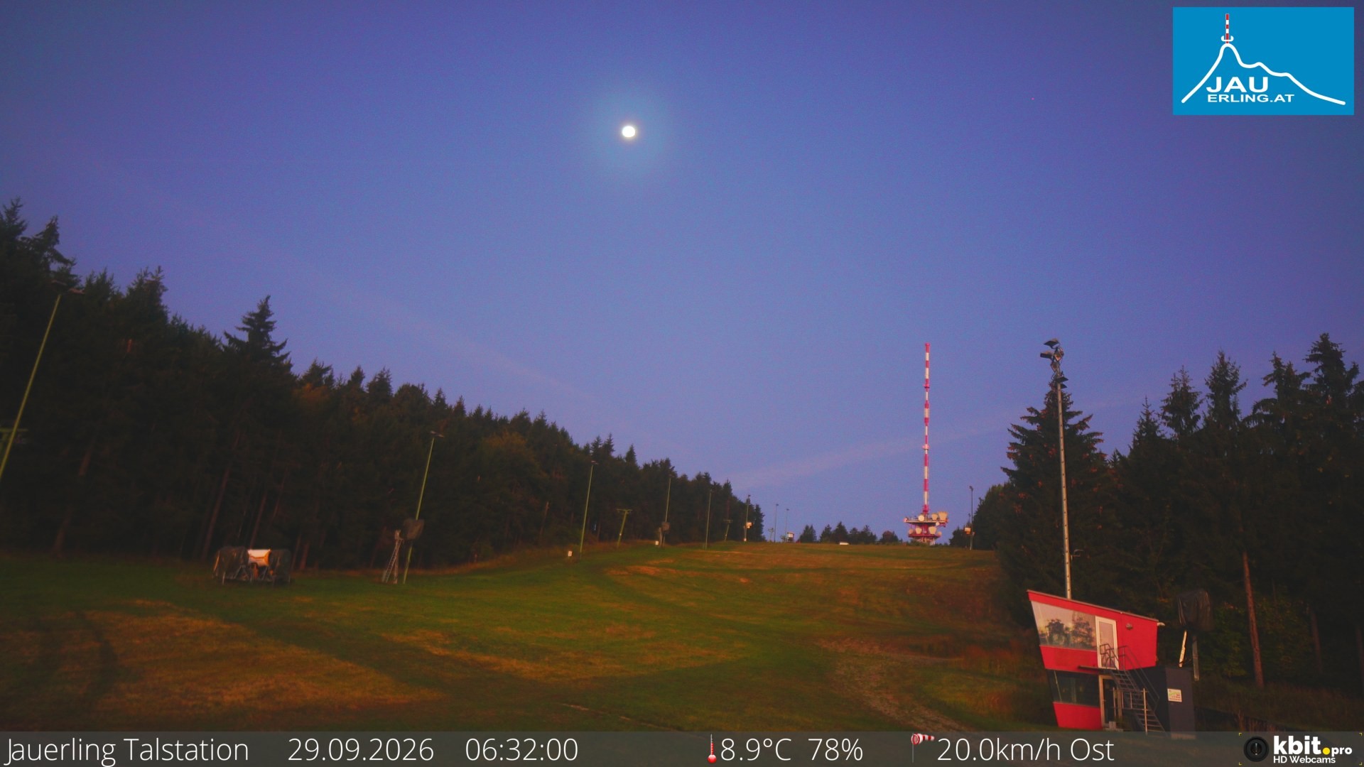 Archived image Webcam Base station of t-bar lift at mount Jauerling