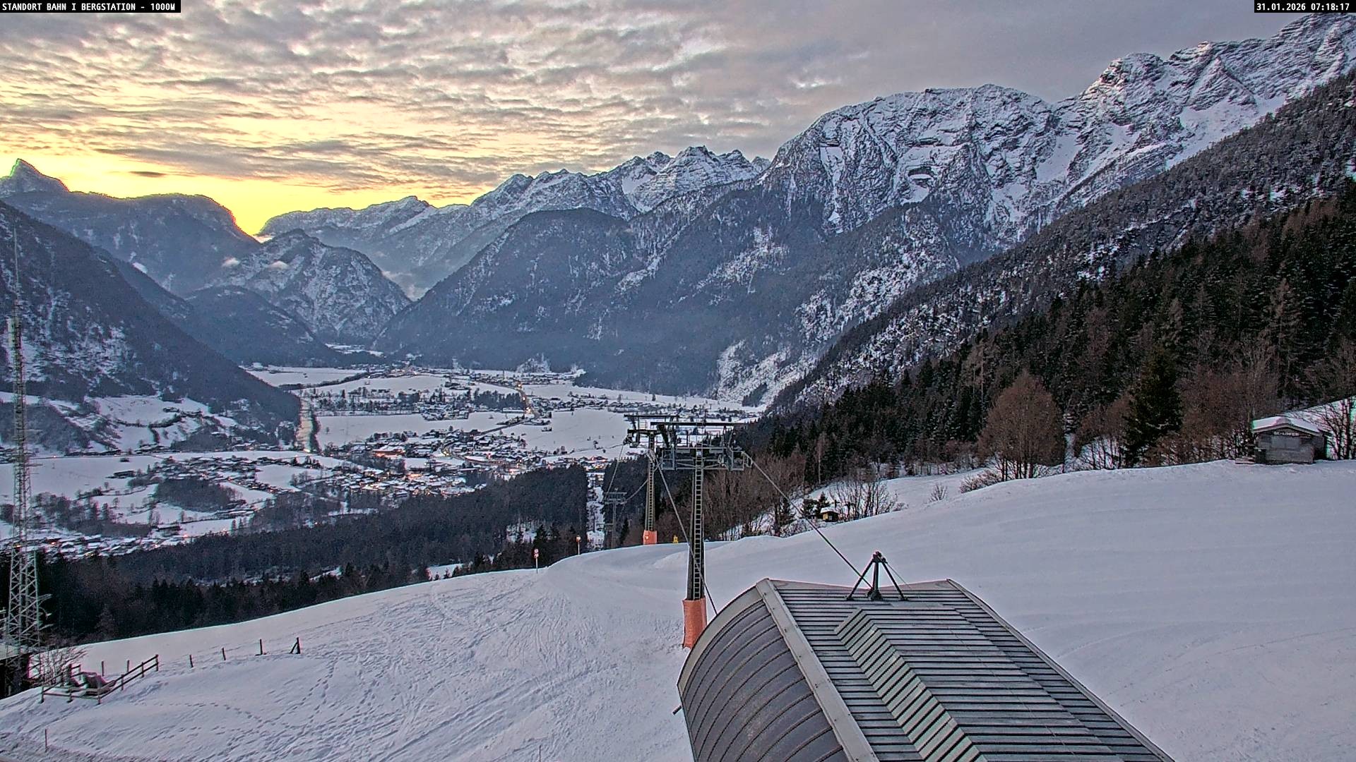 Archiv Foto Webcam Bergstation Almbahn I, Lofer