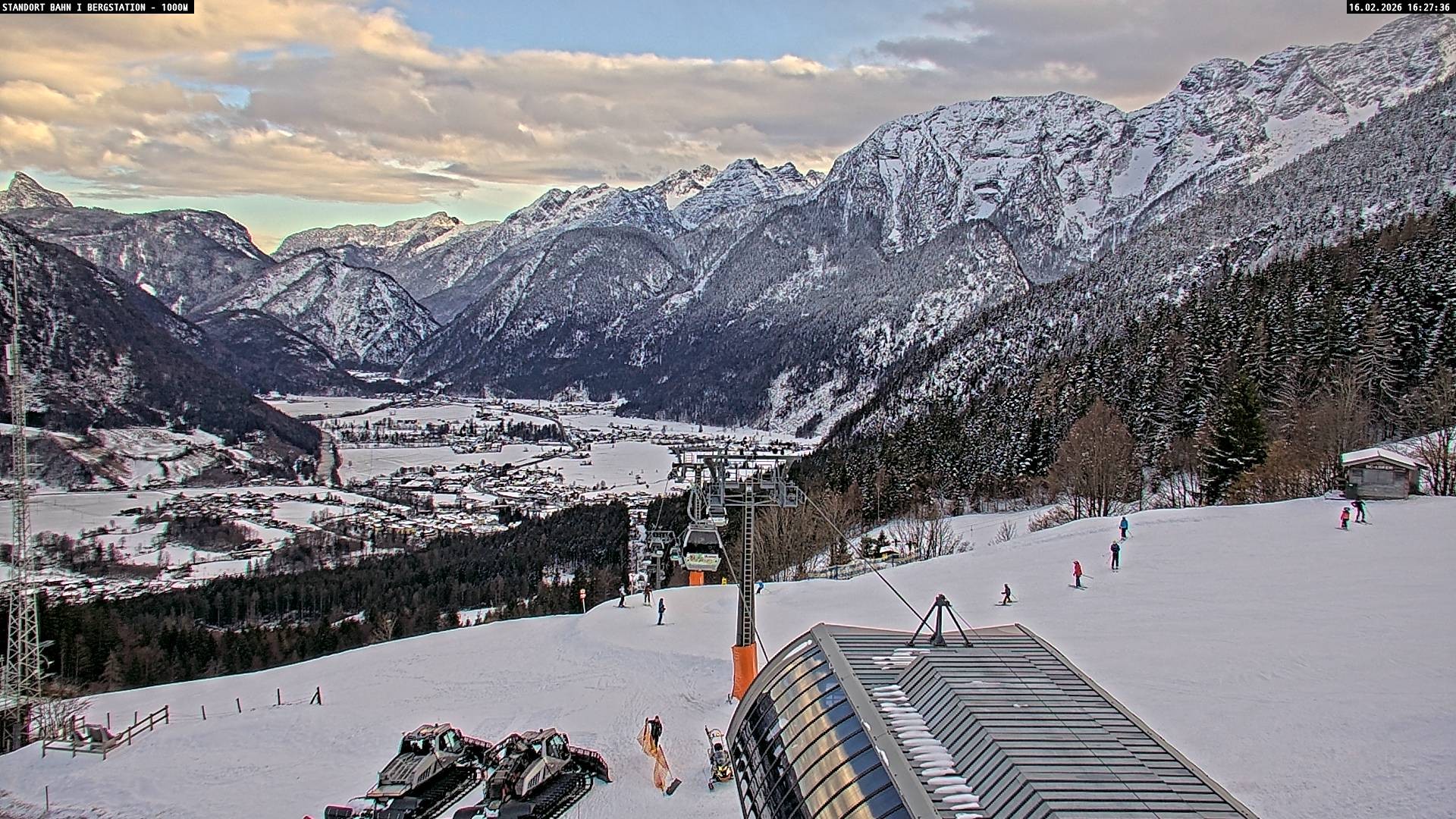 Archived image Webcam Mountain station Almbahn I