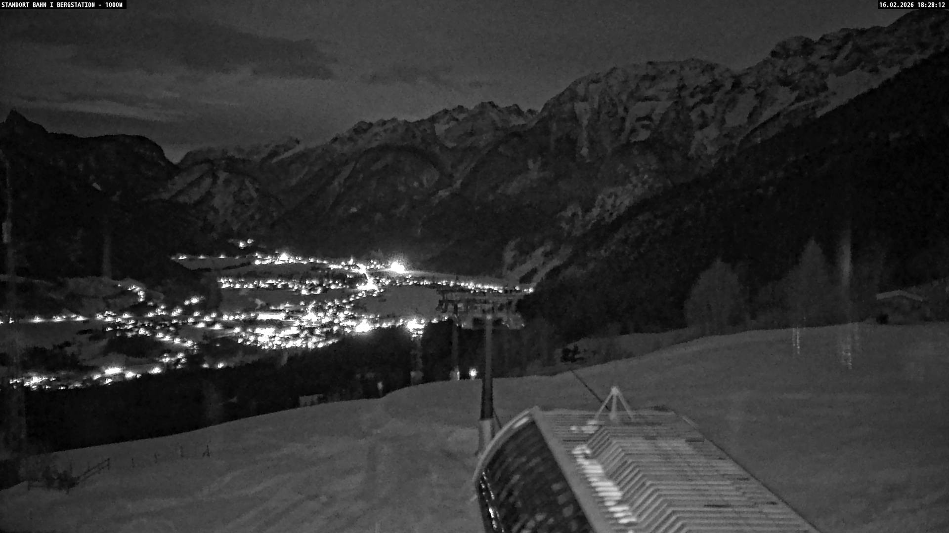 Archived image Webcam Mountain station Almbahn I