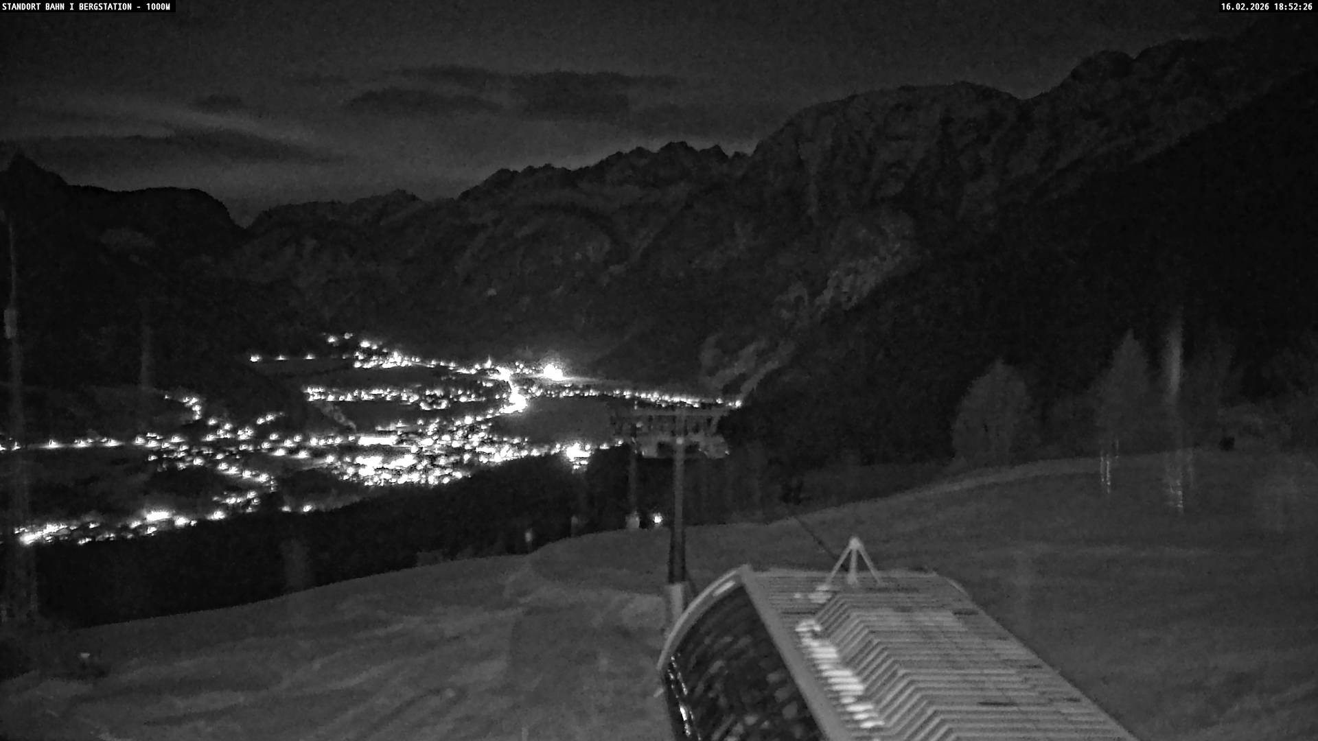 Archived image Webcam Mountain station Almbahn I