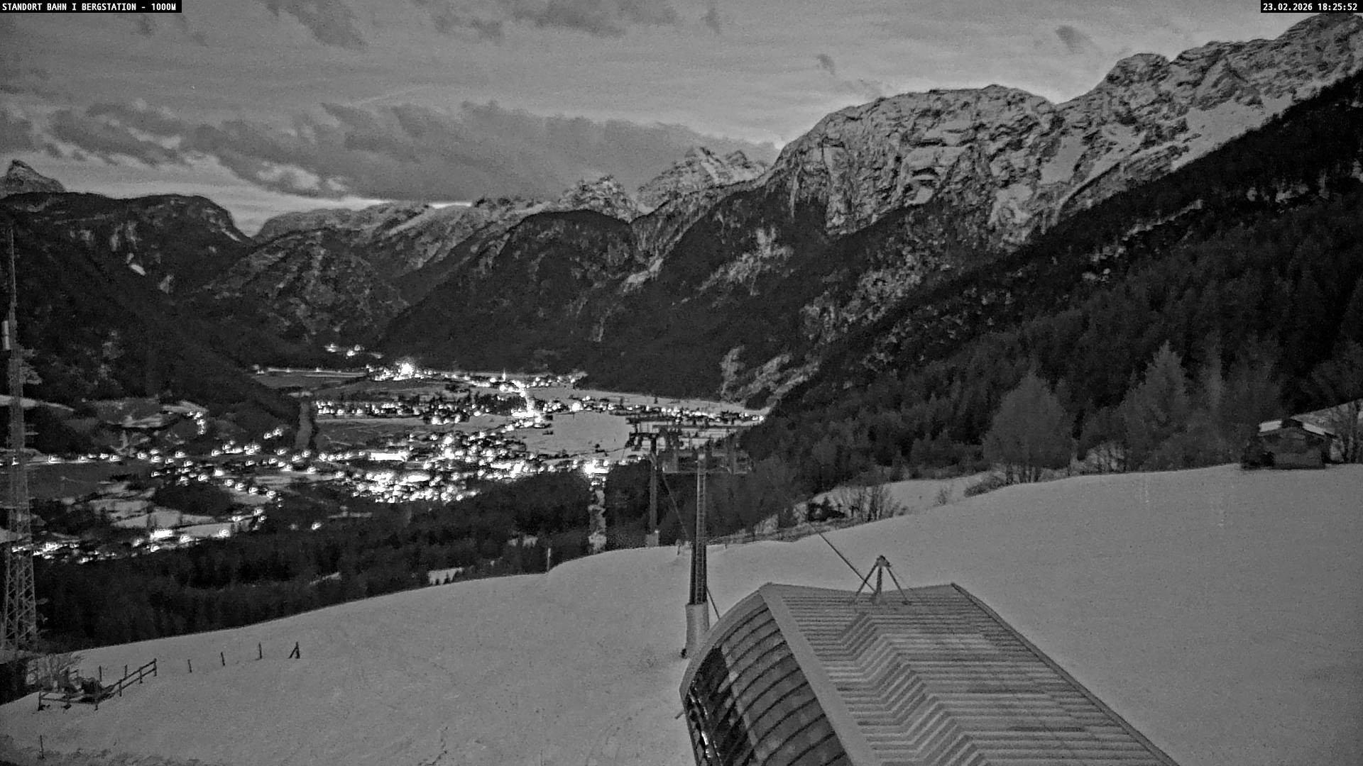 Archiv Foto Webcam Bergstation Almbahn I, Lofer