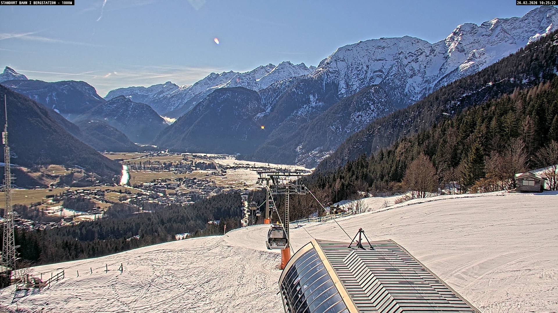 Archived image Webcam Mountain station Almbahn I