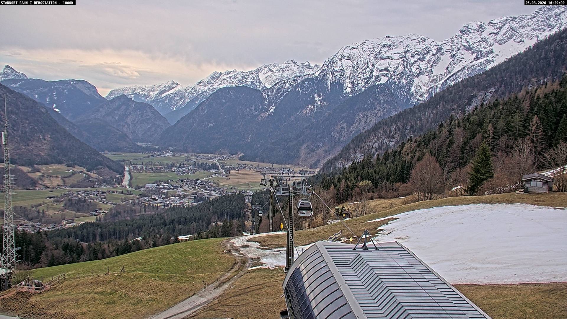 Archiv Foto Webcam Bergstation Almbahn I, Lofer