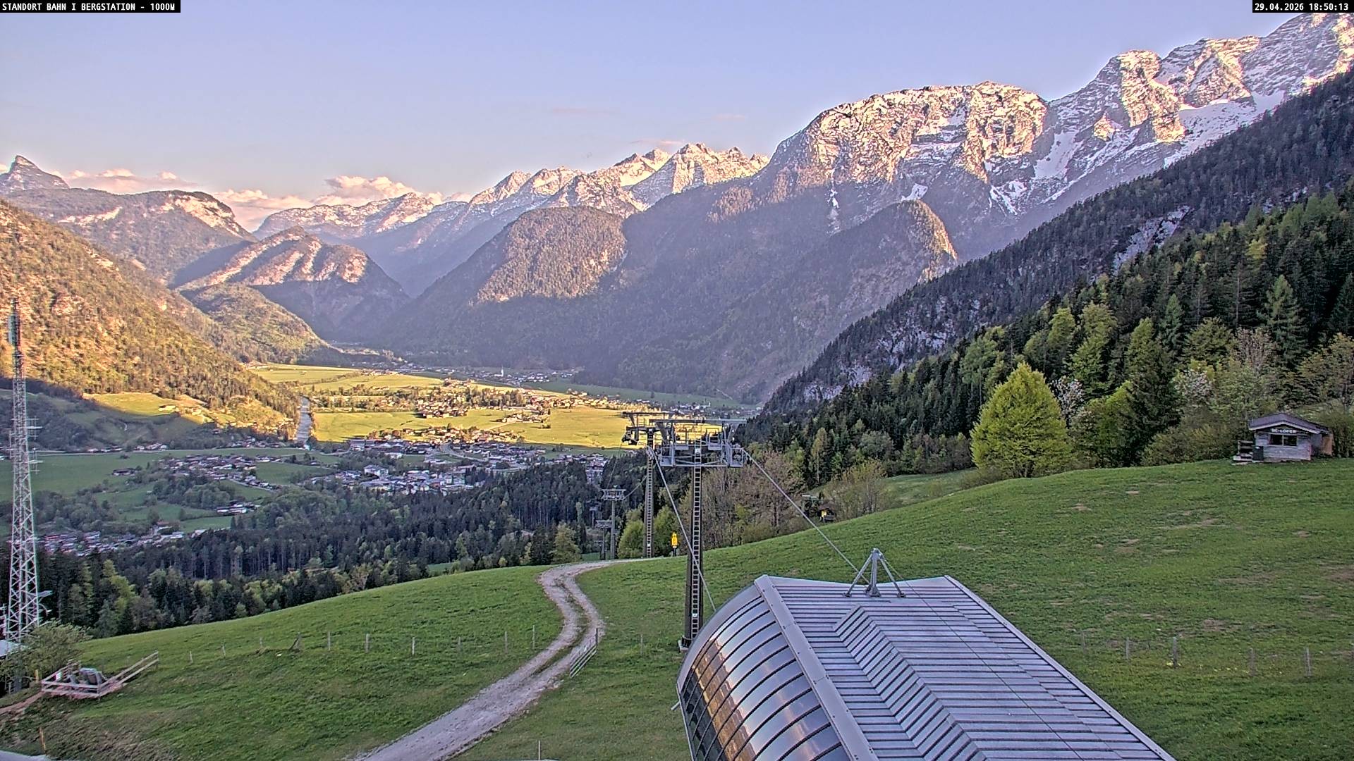 Archiv Foto Webcam Bergstation Almbahn I, Lofer