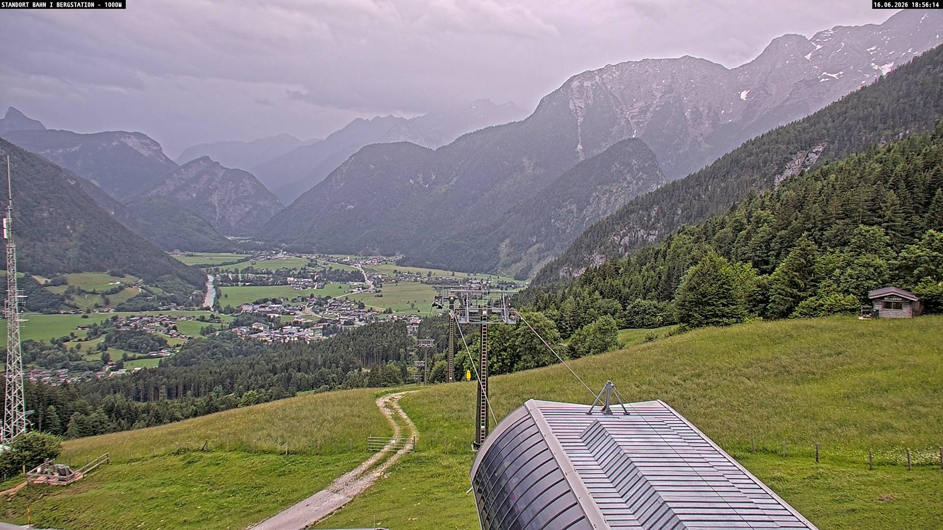 Archived image Webcam Mountain station Almbahn I
