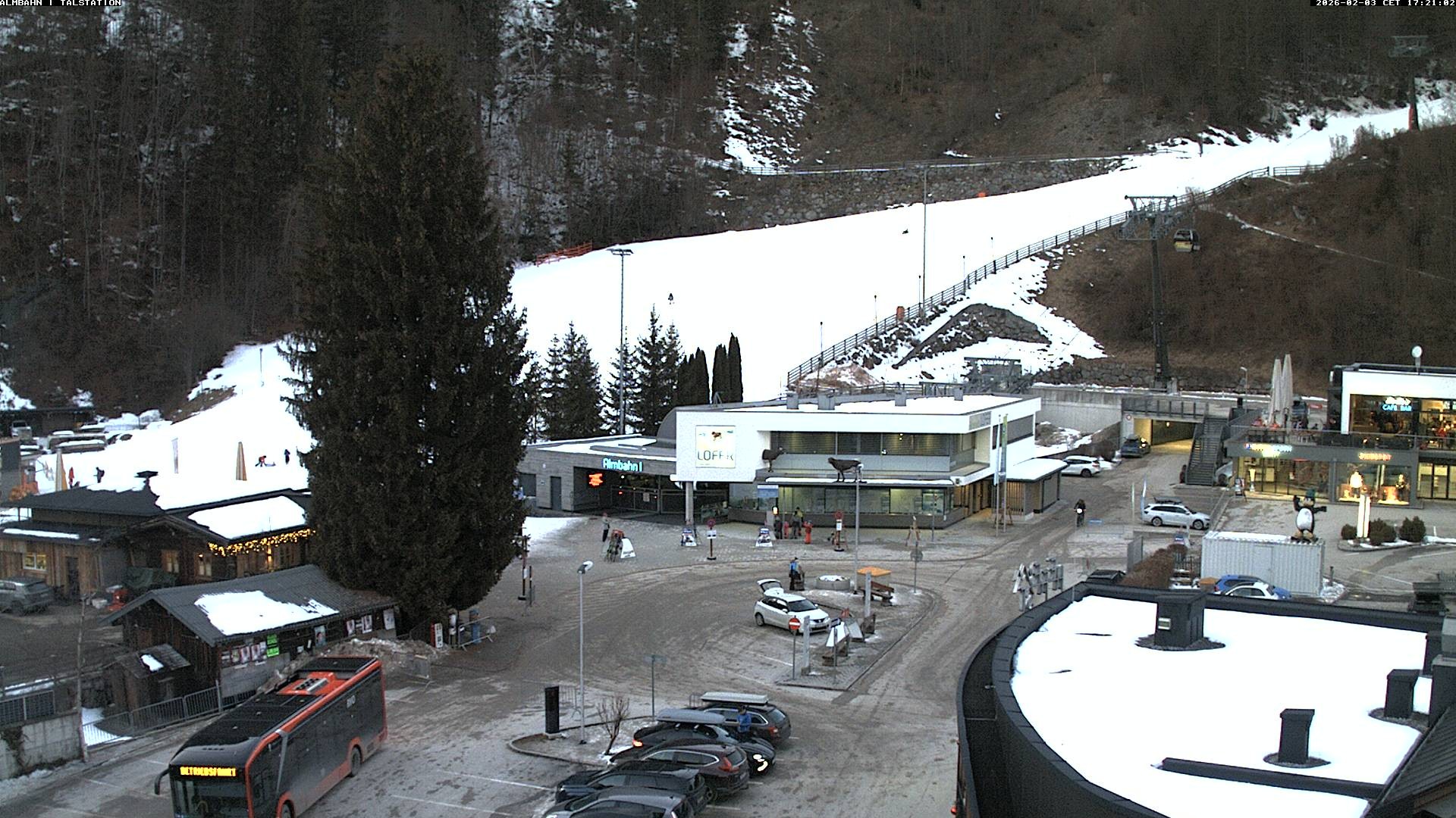 Archiv Foto Webcam Lofereralmbahn 1 - Talstation