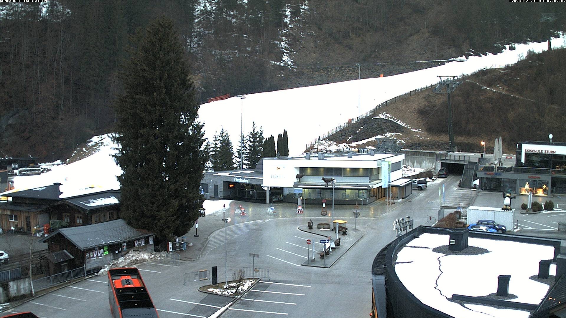 Archiv Foto Webcam Lofereralmbahn 1 - Talstation