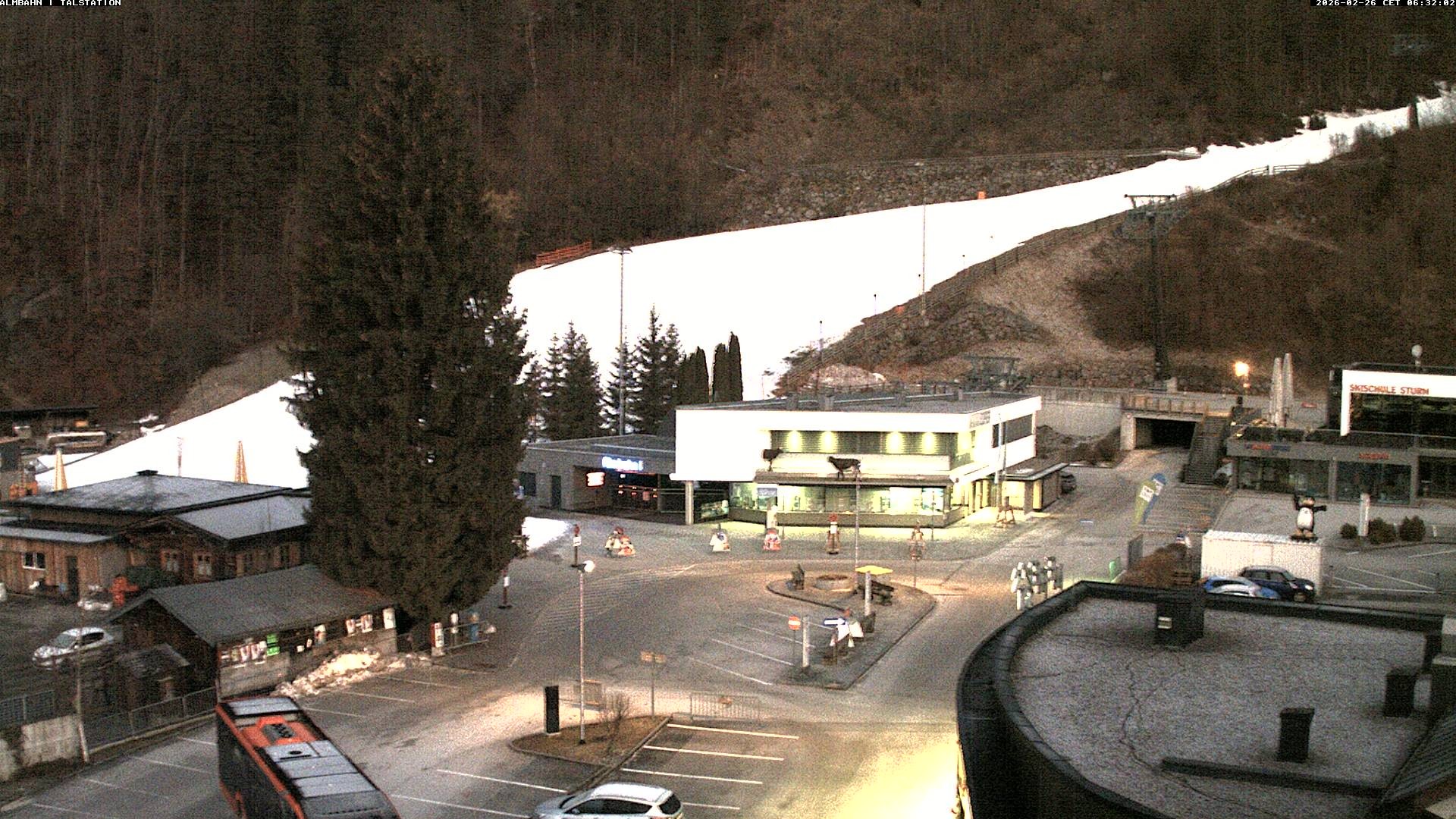 Archived image Webcam Lofereralmbahn 1 base station