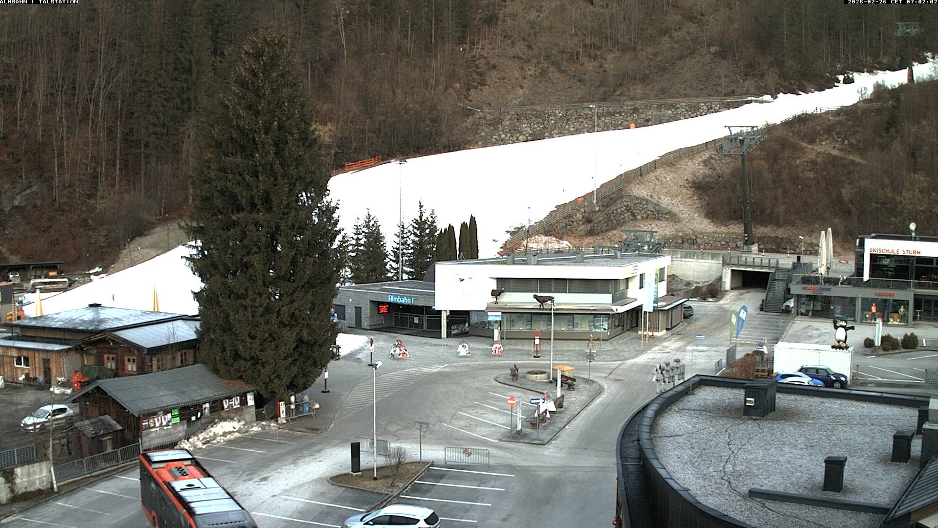 Archived image Webcam Lofereralmbahn 1 base station