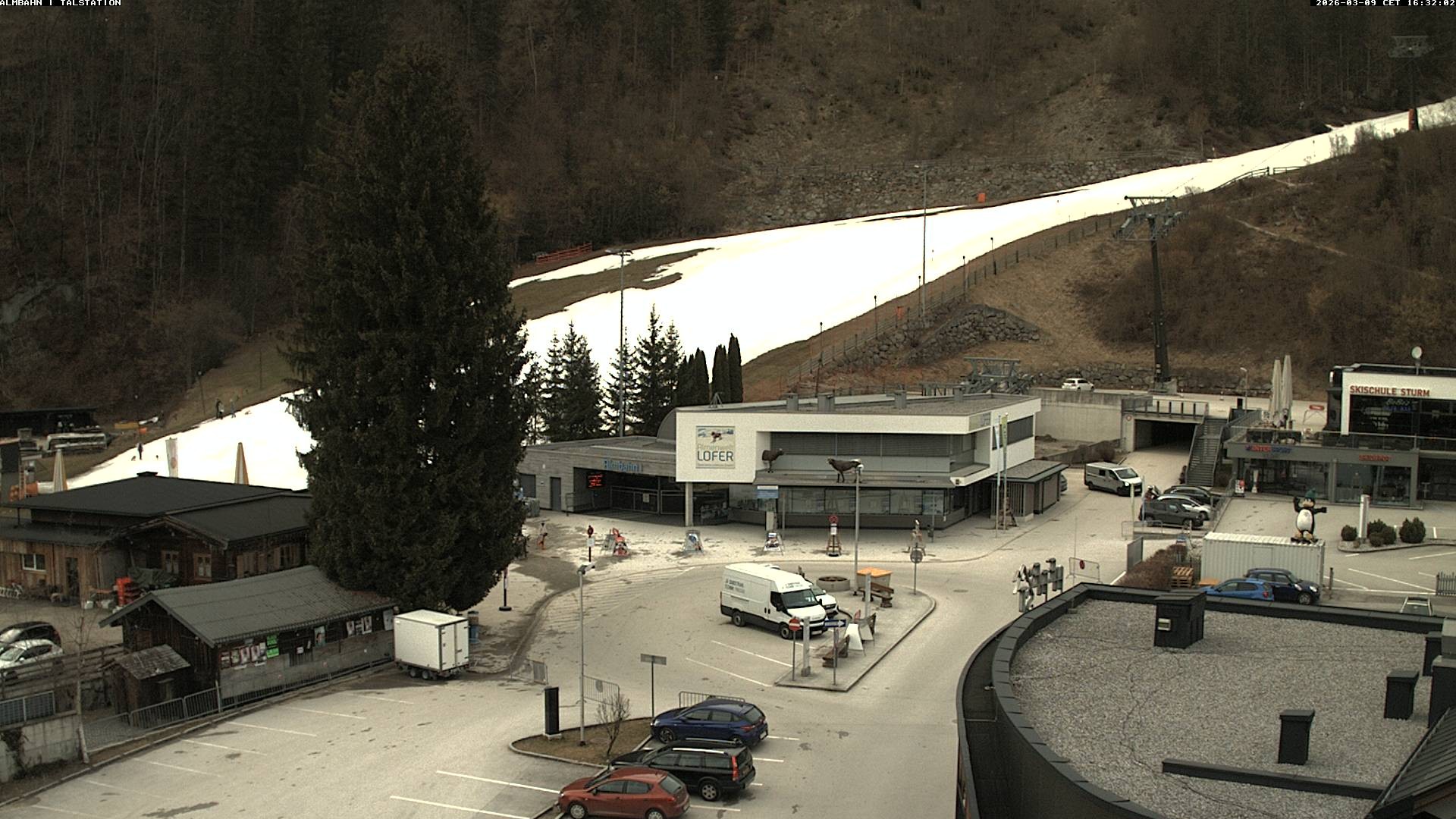 Archiv Foto Webcam Lofereralmbahn 1 - Talstation