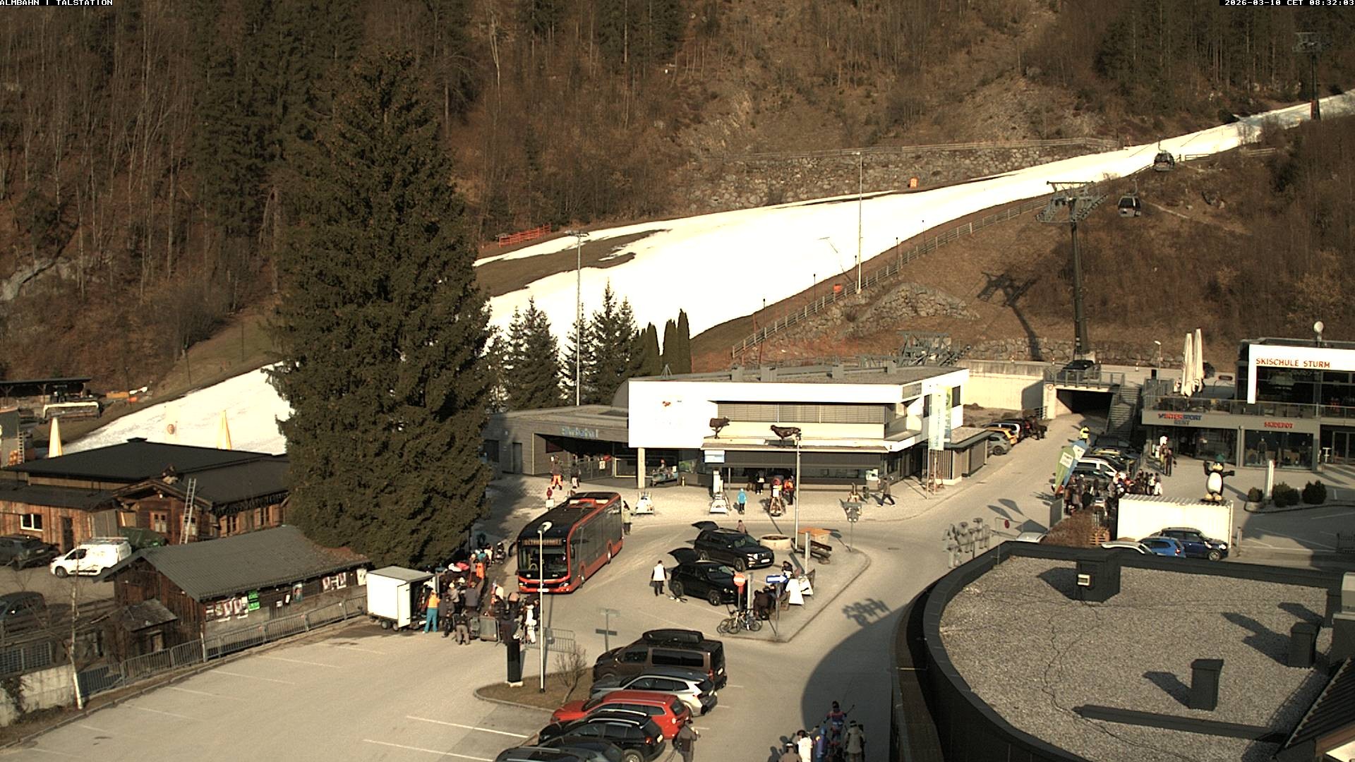 Archiv Foto Webcam Lofereralmbahn 1 - Talstation