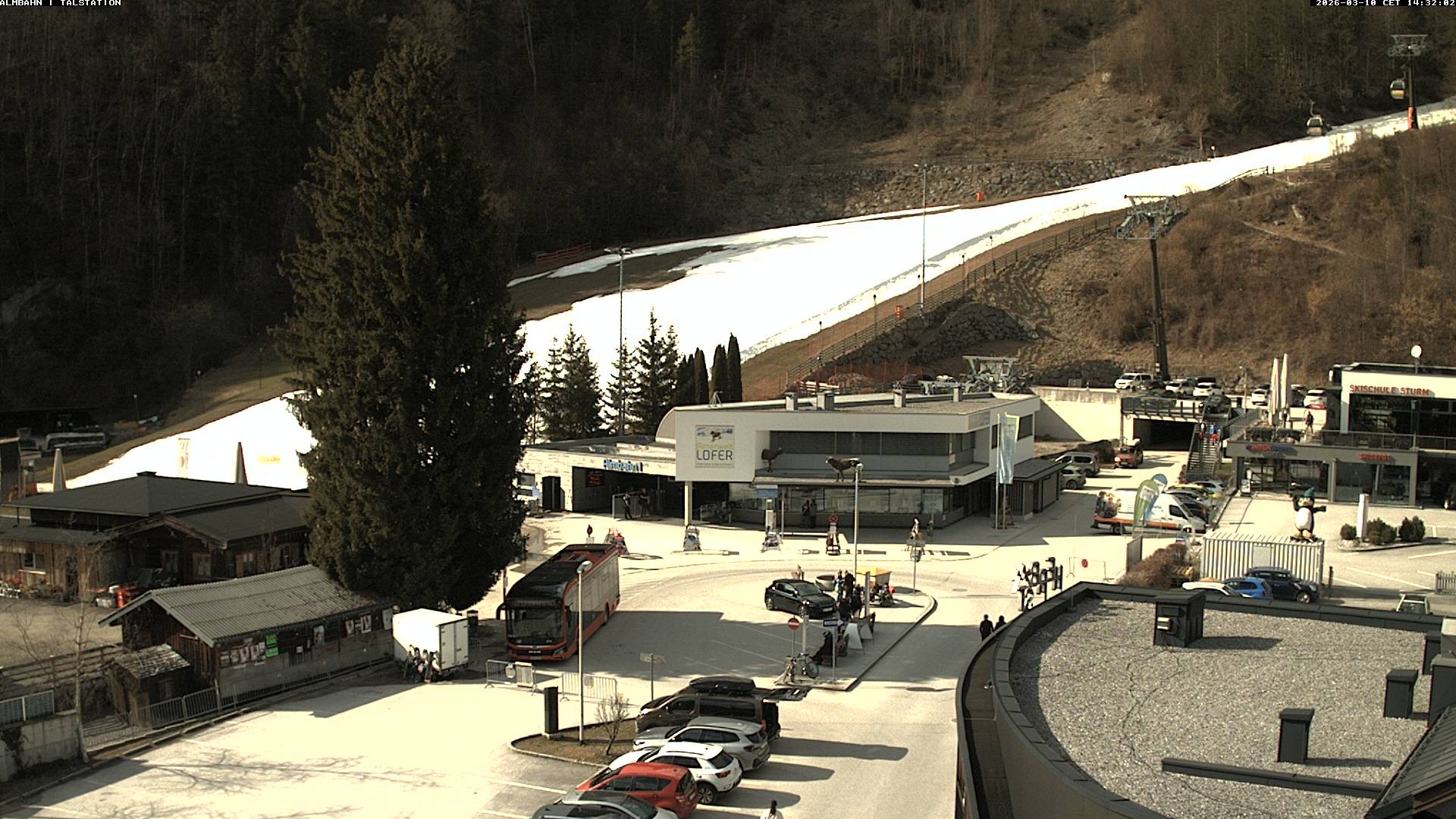 Archiv Foto Webcam Lofereralmbahn 1 - Talstation